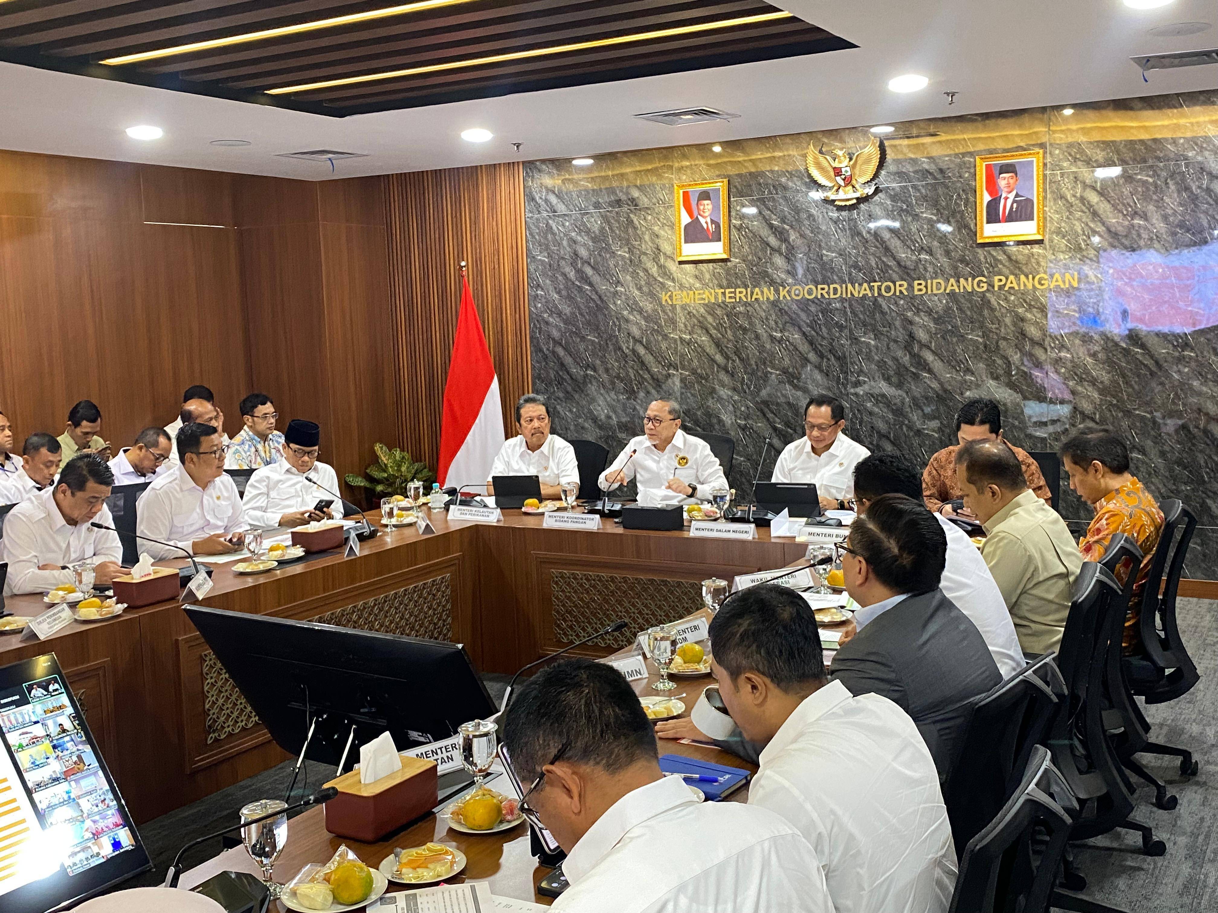 26899_menko-pangan-tegaskan-percepatan-koperasi-desa-kelurahan-merah-putih-sebagai-pilar-ekonomi-rakyat_20250722145129.jpg
