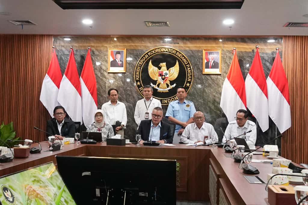273462_upaya-diplomasi-bilateral-pemerintah-indonesia-dengan-pemerintah-amerika-serikat_20251112154338.jpg