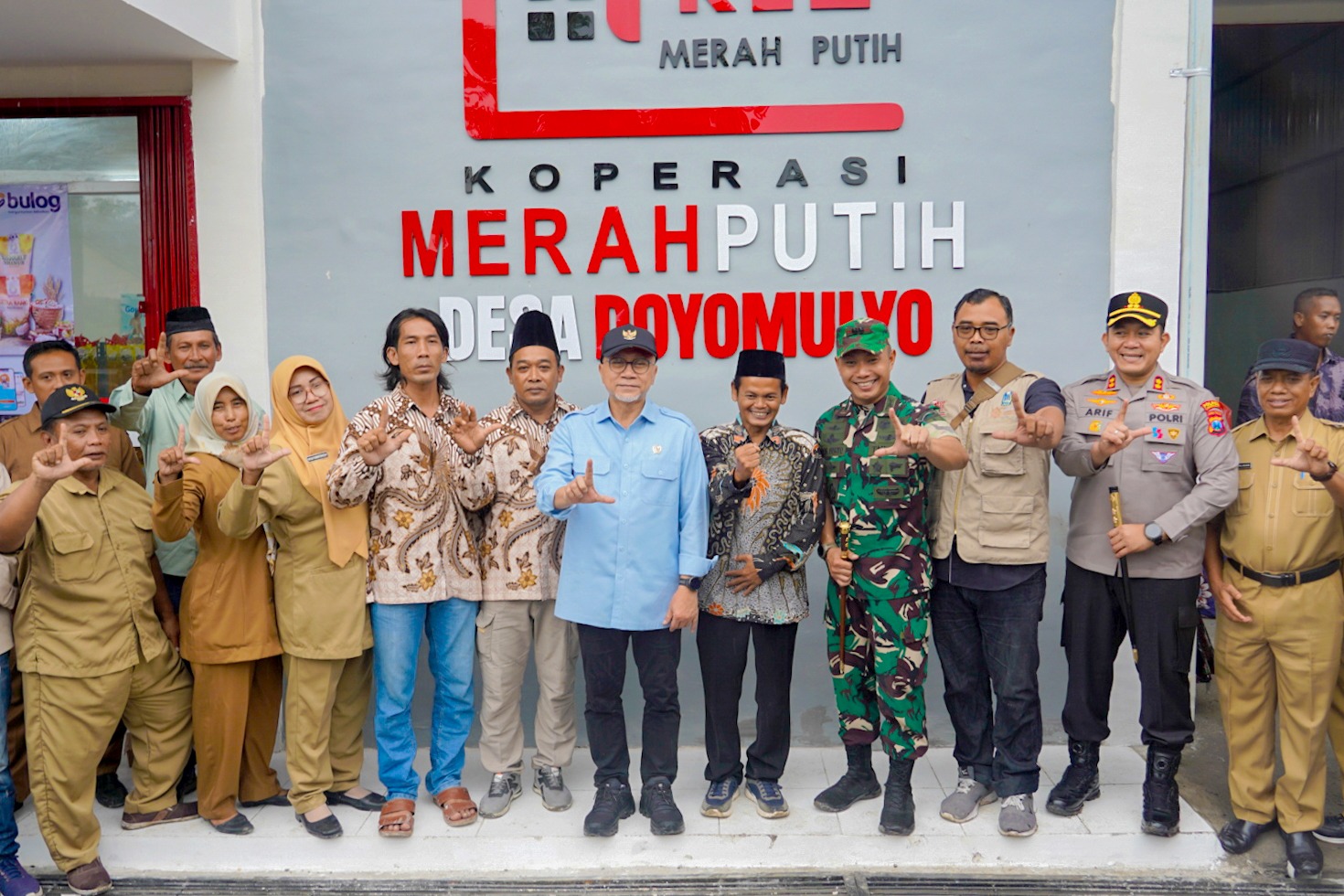 395760_menko-pangan-pastikan-kdmp-doyomulyo-lamongan-siap-jadi-penggerak-ekonomi-desa_20260128100311.jpeg