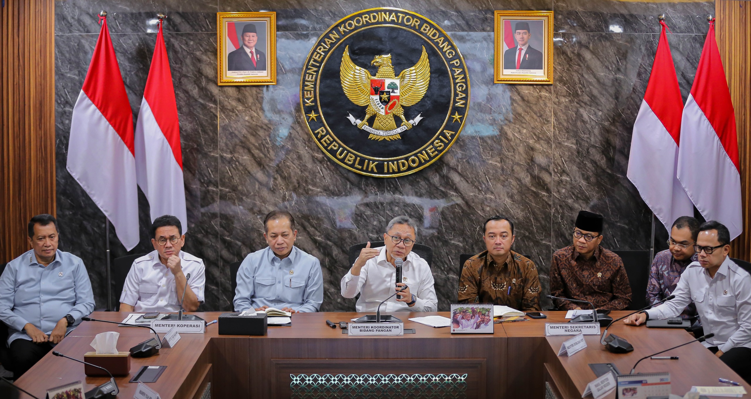 592433_menko-pangan-sampaikan-perkembangan-koperasi-desa-kelurahan-merah-putih-targetkan-operasional-mulai-juni–juli-2026_20260317114540.jpg