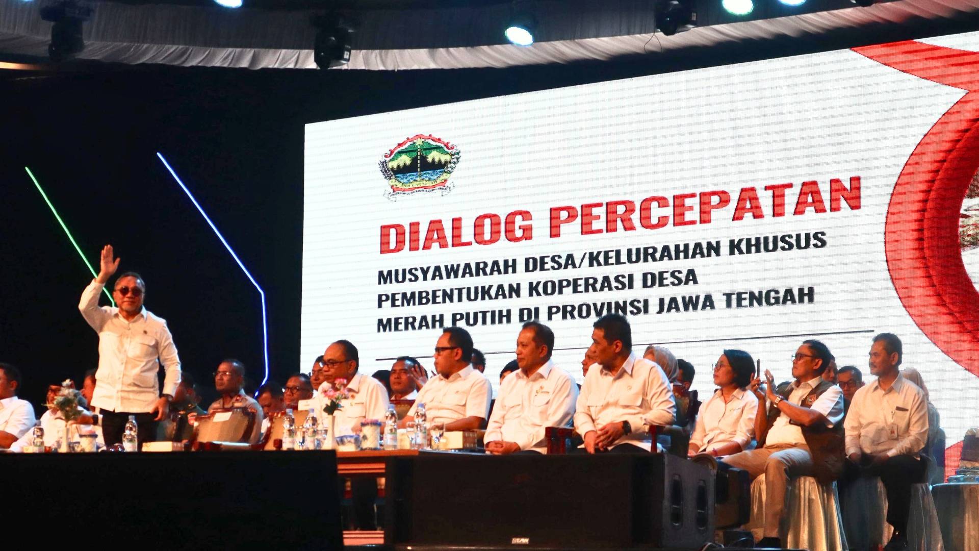 681892_jawa-tengah-siap-bentuk-ribuan-koperasi-merah-putih-dorong-ekonomi-desa-dan-kemandirian-warga_20250509145231.jpg