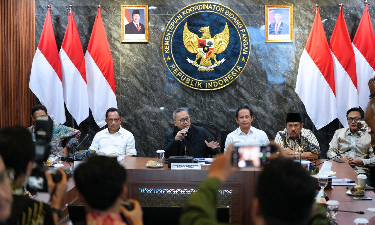 708013_menko-bidang-pangan-minta-kementerian-lembaga-bersinergi-percepat-pembangunan-pengolahan-sampah-menjadi-energi-listrik-psel-nasional_20251006093313.jpg