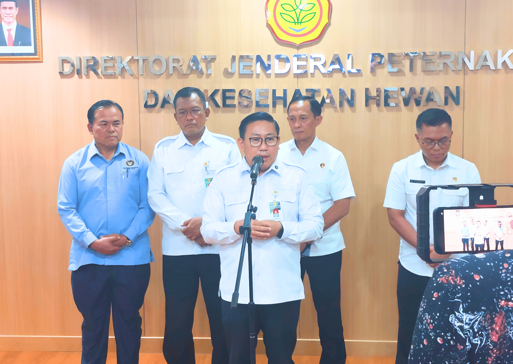 744869_melindungi-peternak-ayam-kenaikan-hpp-disepakati_20250620190628.png