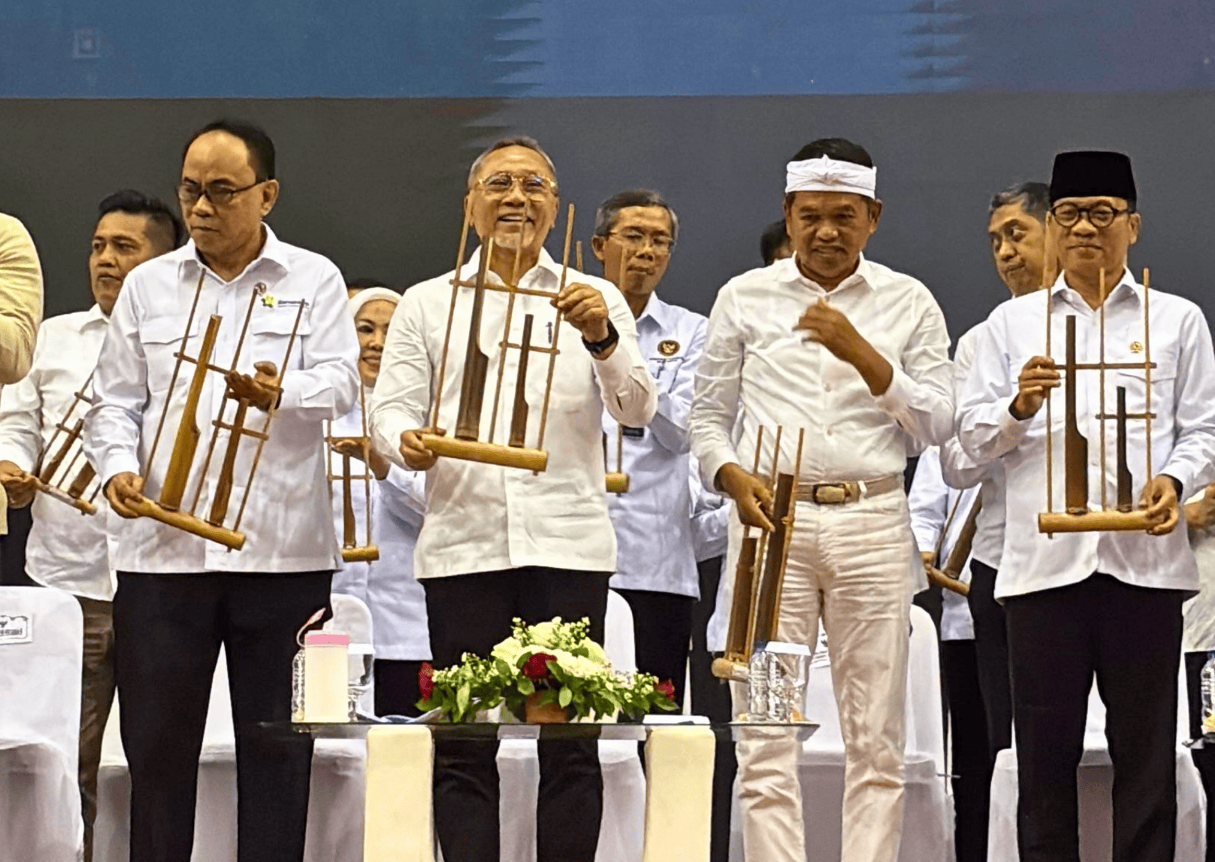 941432_”percepatan-pembentukan-koperasi-desa-kelurahan-merah-putih-di-jawa-barat”_20250522110209.png