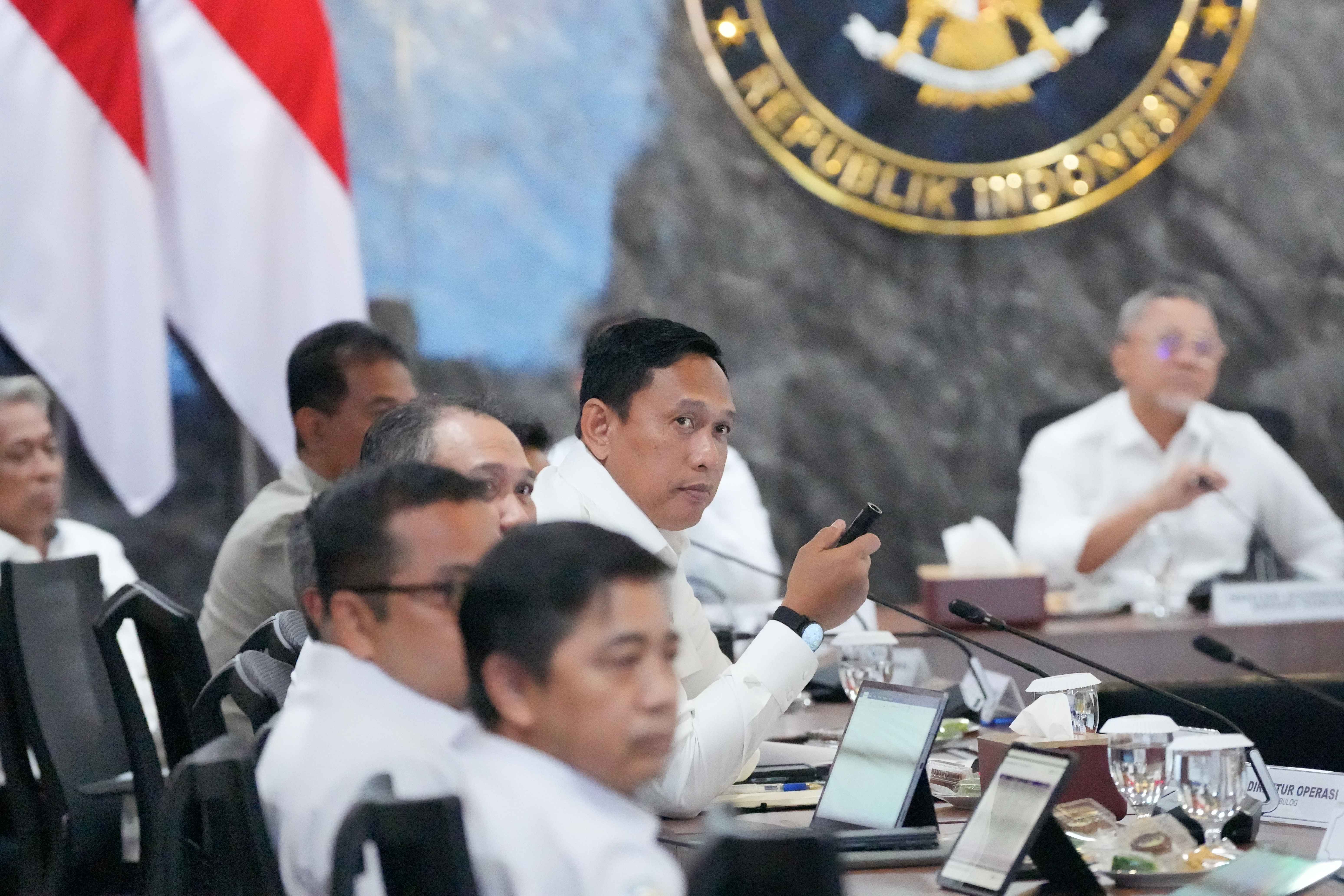Zulhas Kenaikan margin fee bagi Bulog agar ada beras satu Harga