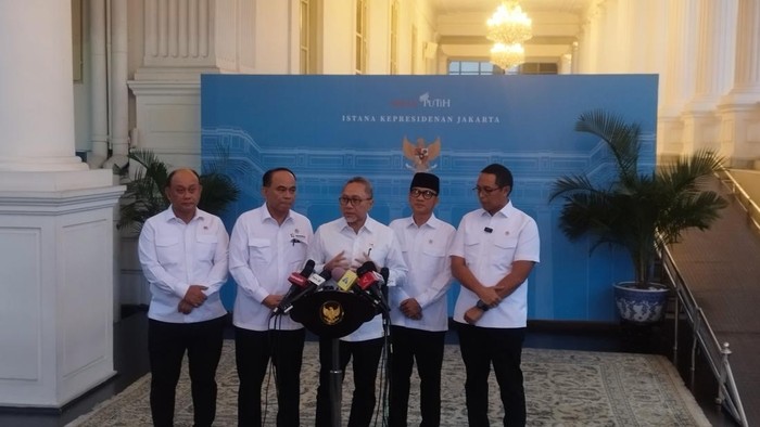 158627_prabowo-bentuk-koperasi-di-70-ribu-desa-ini-untungnya_20250304081031.jpeg