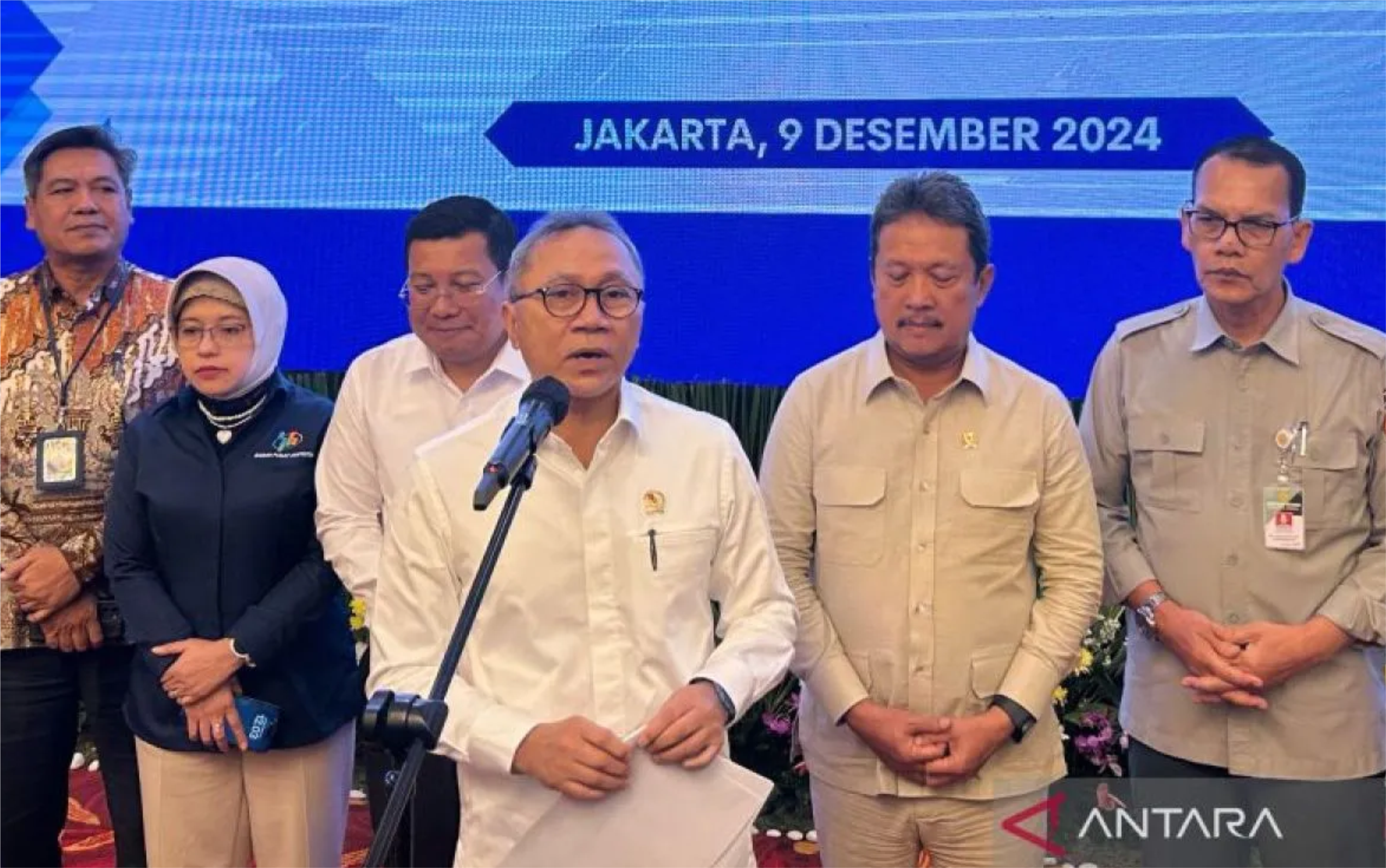 163429_menko-zulkifli-indonesia-berhenti-impor-garam-hingga-gula-pada-2025_20241224164944.png