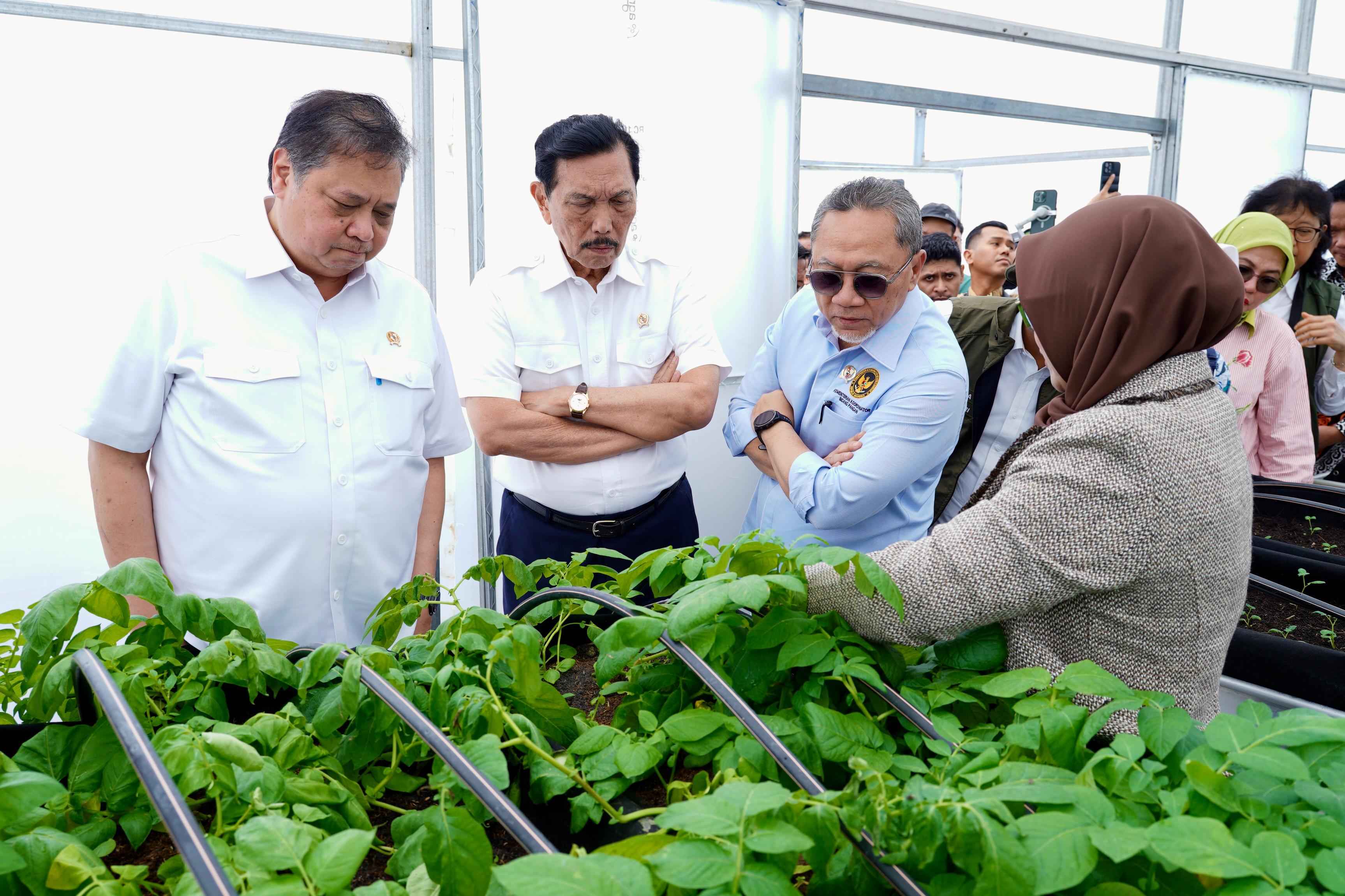 19552_menko-zulhas-dorong-tsth2-jadi-pusat-inovasi-pangan_20250922090711.jpg