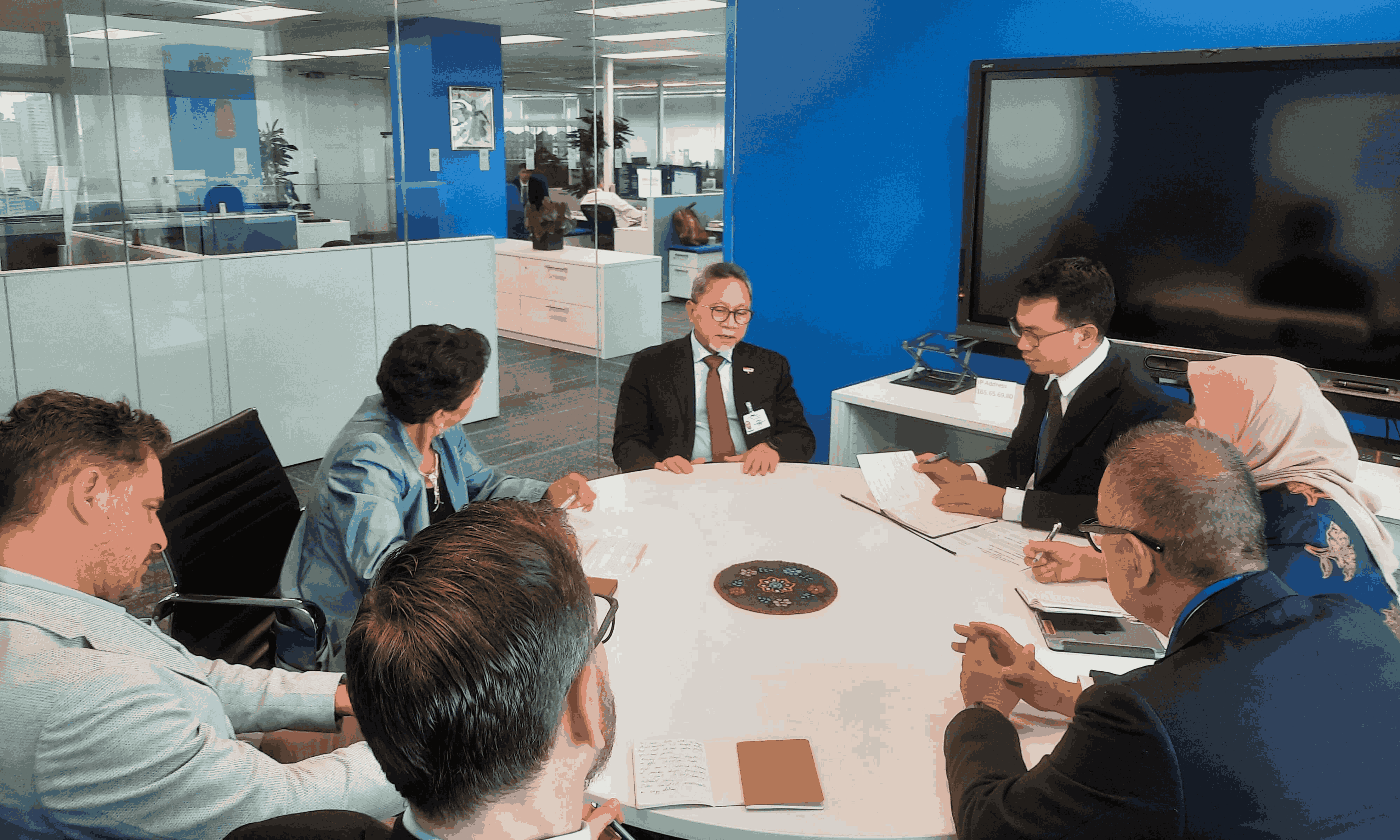 211844_di-world-economic-forum-menko-zulhas-dorong-investasi-hijau-dan-ekonomi-sirkular_20250927131657.png