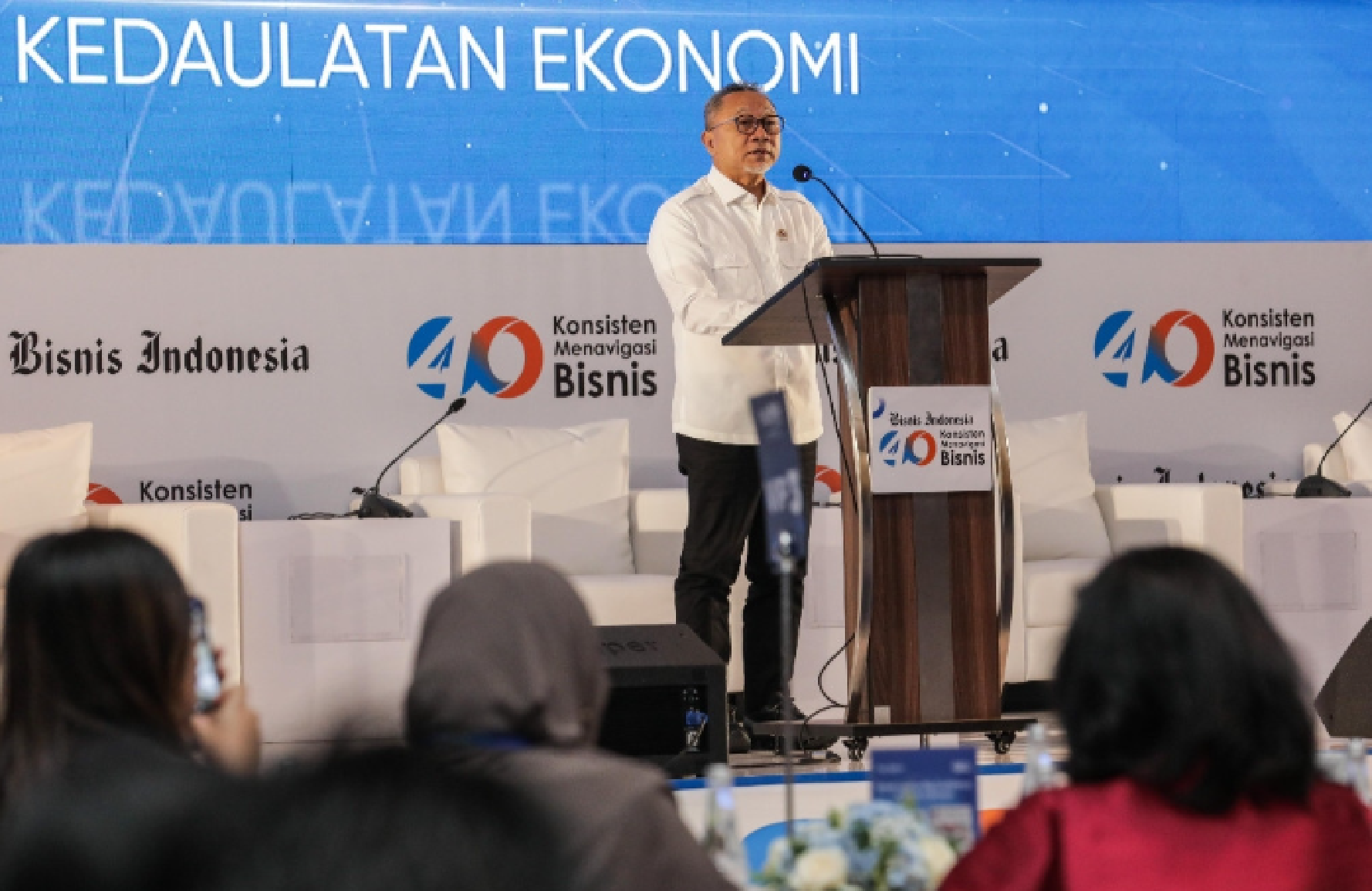 233518_zulhas-pastikan-stok-pangan-aman-meski-ada-konflik-iran-vs-as-harga-dijamin-tidak-naik_20260306101751.png