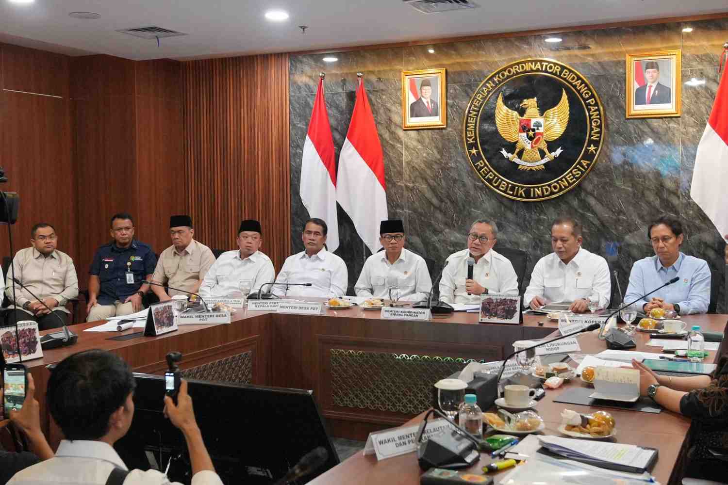 25153_menko-pangan-zulkifli-hasan-beras-satu-harga-berlaku-tahun-ini_20260115102231.jpeg