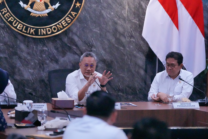 296150_jadi-pemicu-sumber-ketimpangan-sosial-zulhas-berencana-hapus-het-beras_20260106134415.jpg