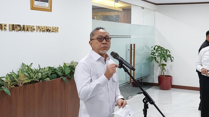 388234_zulhas-buka-bukaan-rencana-agrinas-tanam-sawit-budidaya-ikan_20250325052748.jpeg