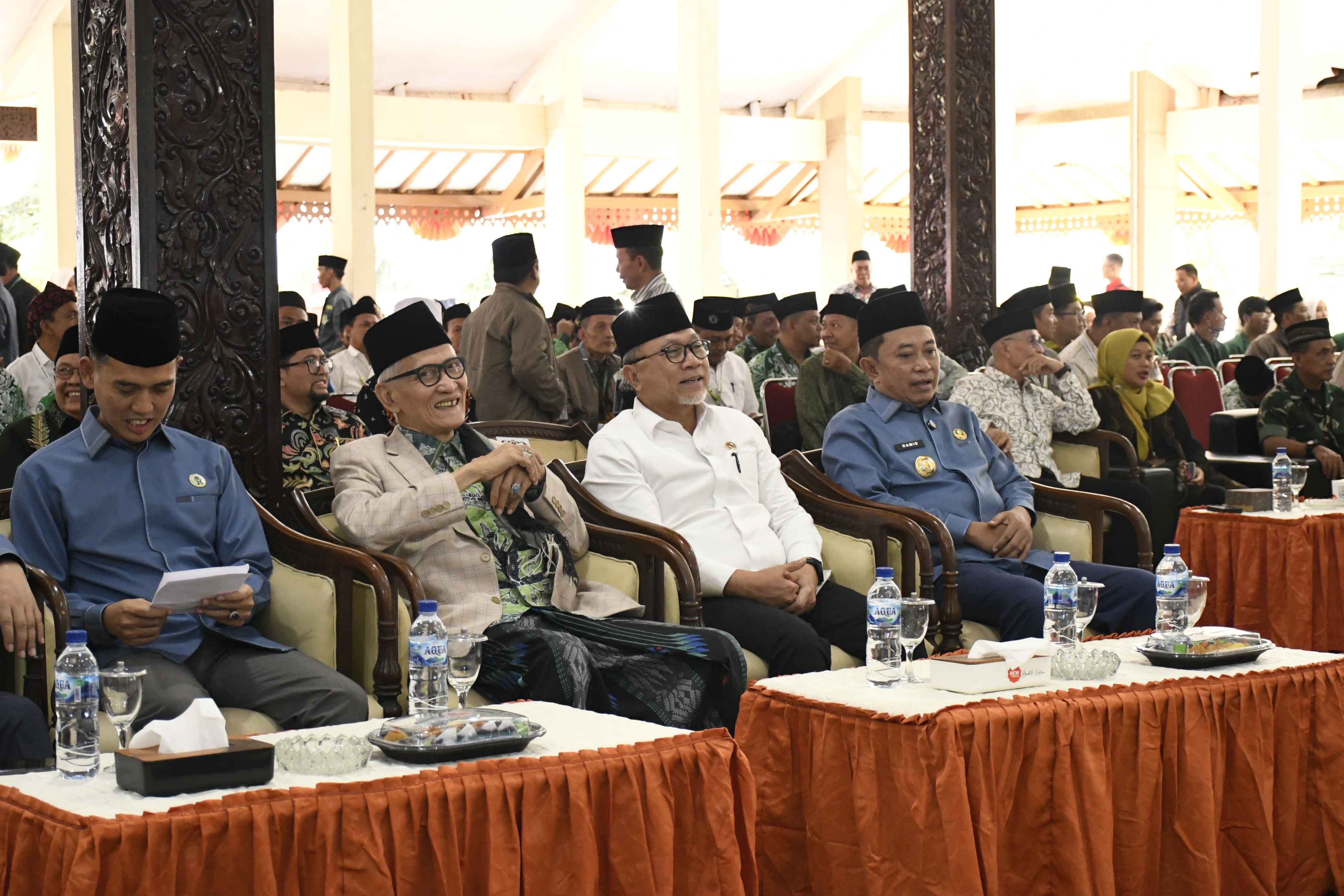 427293_menko-pangan-titip-program-kerakyatan-presiden-kepada-alumni-ipnu_20250812092707.jpg