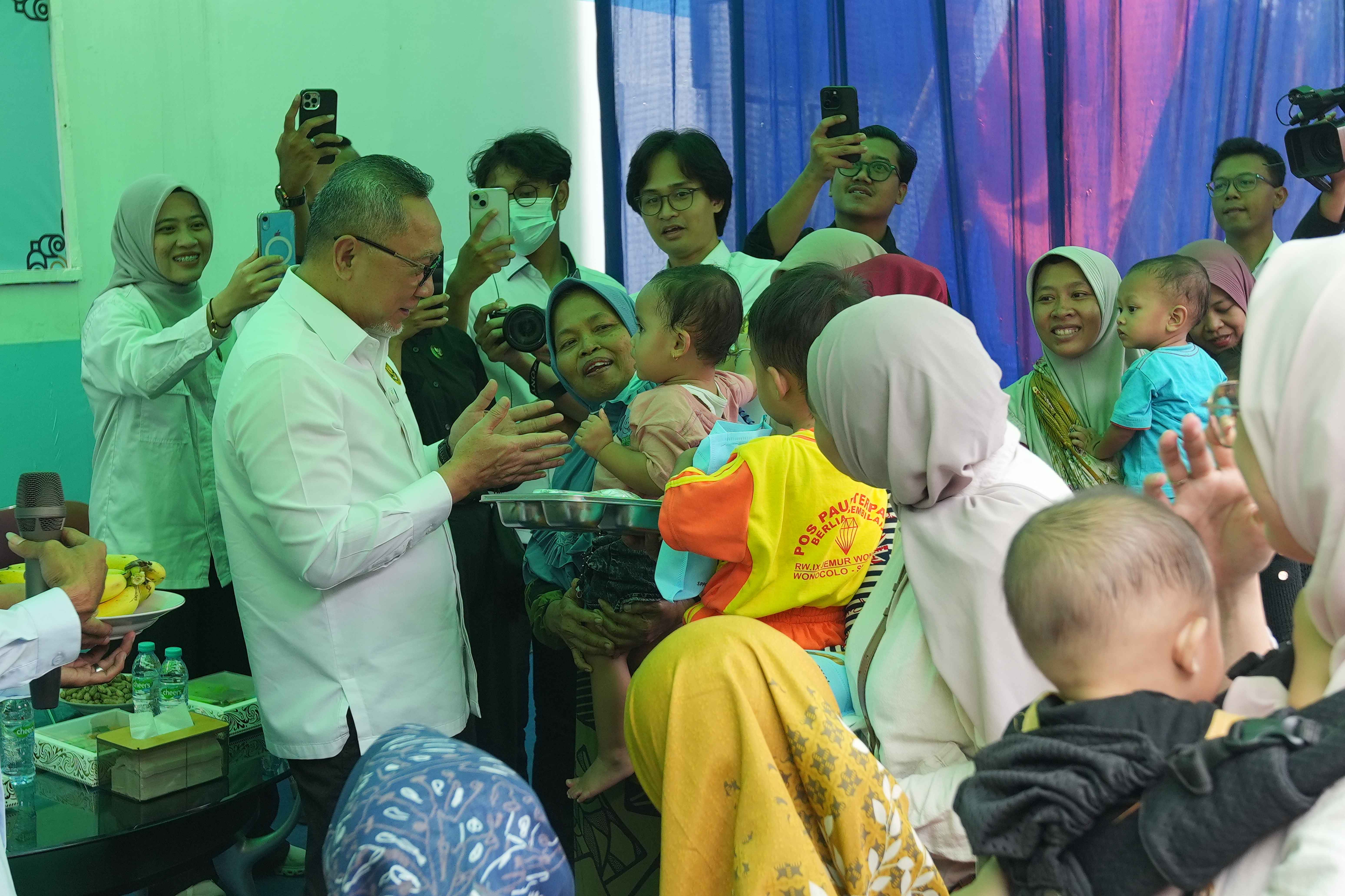 437715_menko-pangan-cegah-tengkes-lewat-mbg-upaya-capai-indonesia-emas-2045_20250822142010.jpg