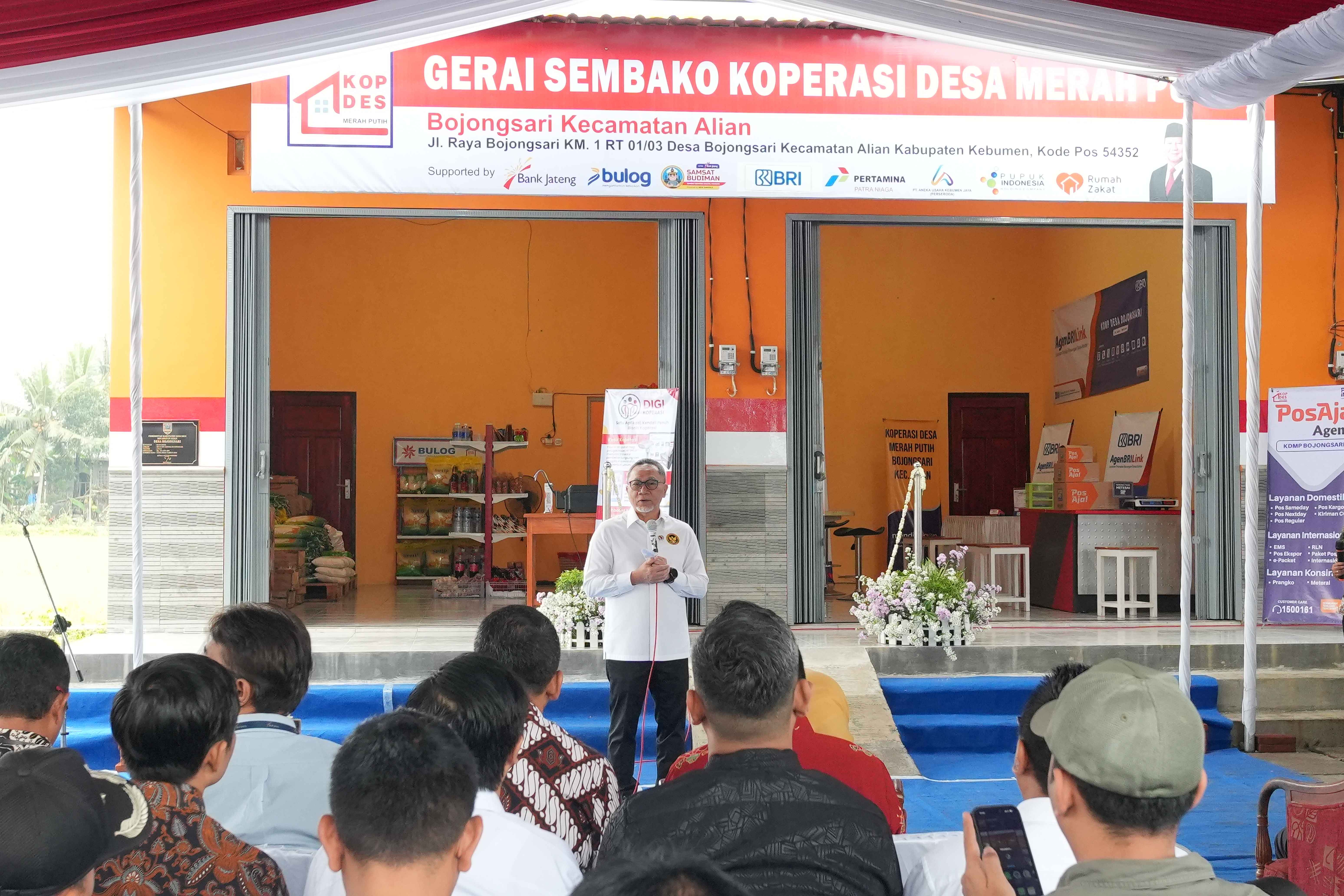 496281_ditanya-kapan-plafon-pinjaman-kopdes-merah-putih-cair-menko-zulhas-diharapkan-dua-minggu-lagi_20250830195213.jpg