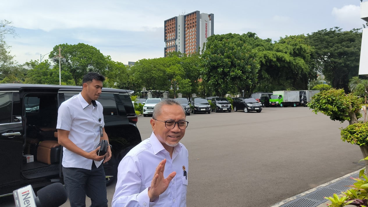 504642_menko-zulhas-pangan-aman-jelang-lebaran-yang-pedas-sudah-mulai-turun_20250324160645.jpg