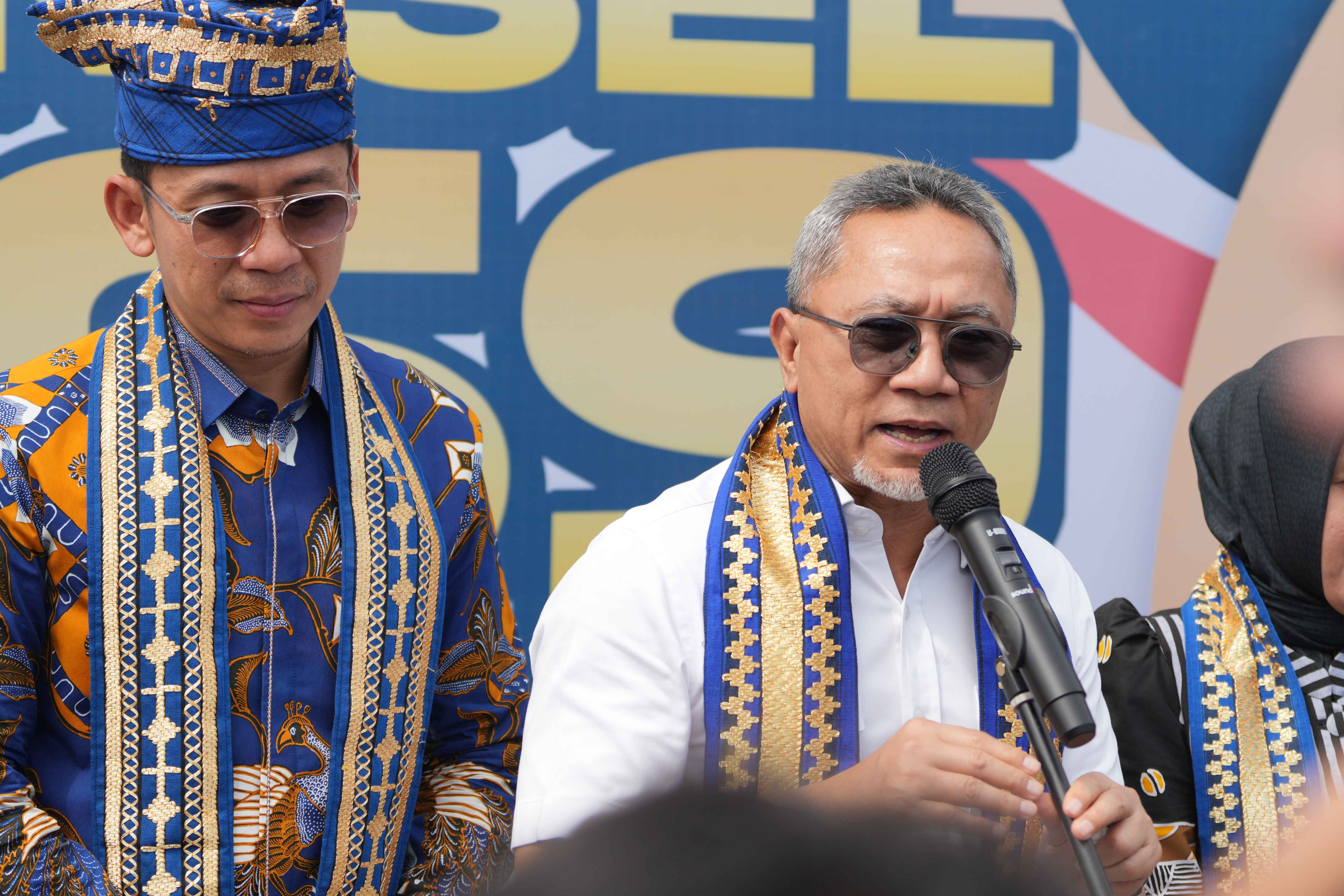 551024_zulkifli-hasan-minta-tak-ada-proyek-titipan-di-lampung-selatan_20251115133949.jpg