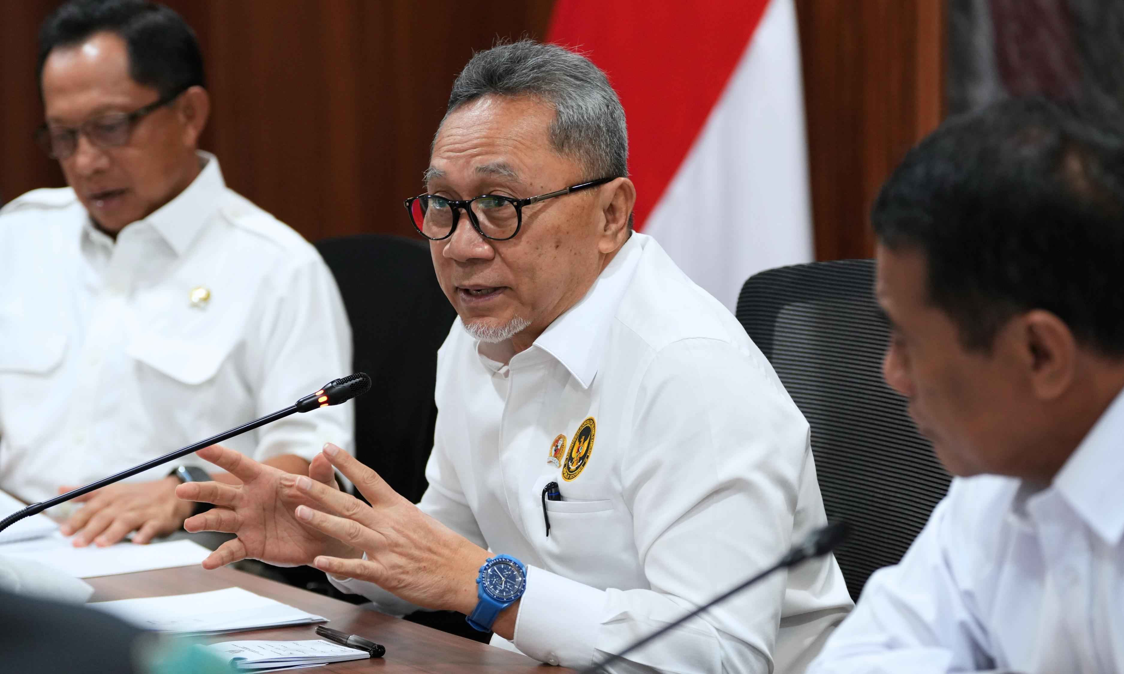 634914_zulhas-targetkan-10-000-kdmp-dapat-beroperasi-pada-agustus_20250729172355.jpeg
