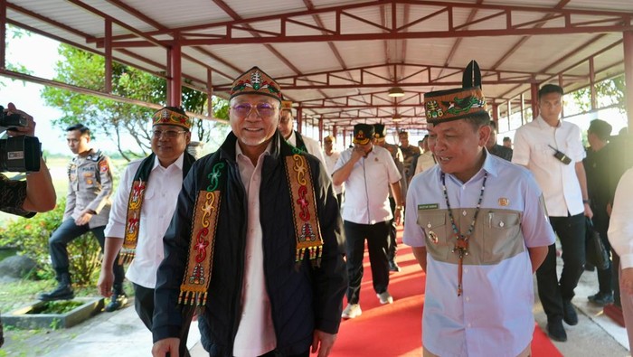 694182_menko-zulhas-dorong-percepatan-pembentukan-kopdes-merah-putih-di-kalteng_20250522172246.jpeg