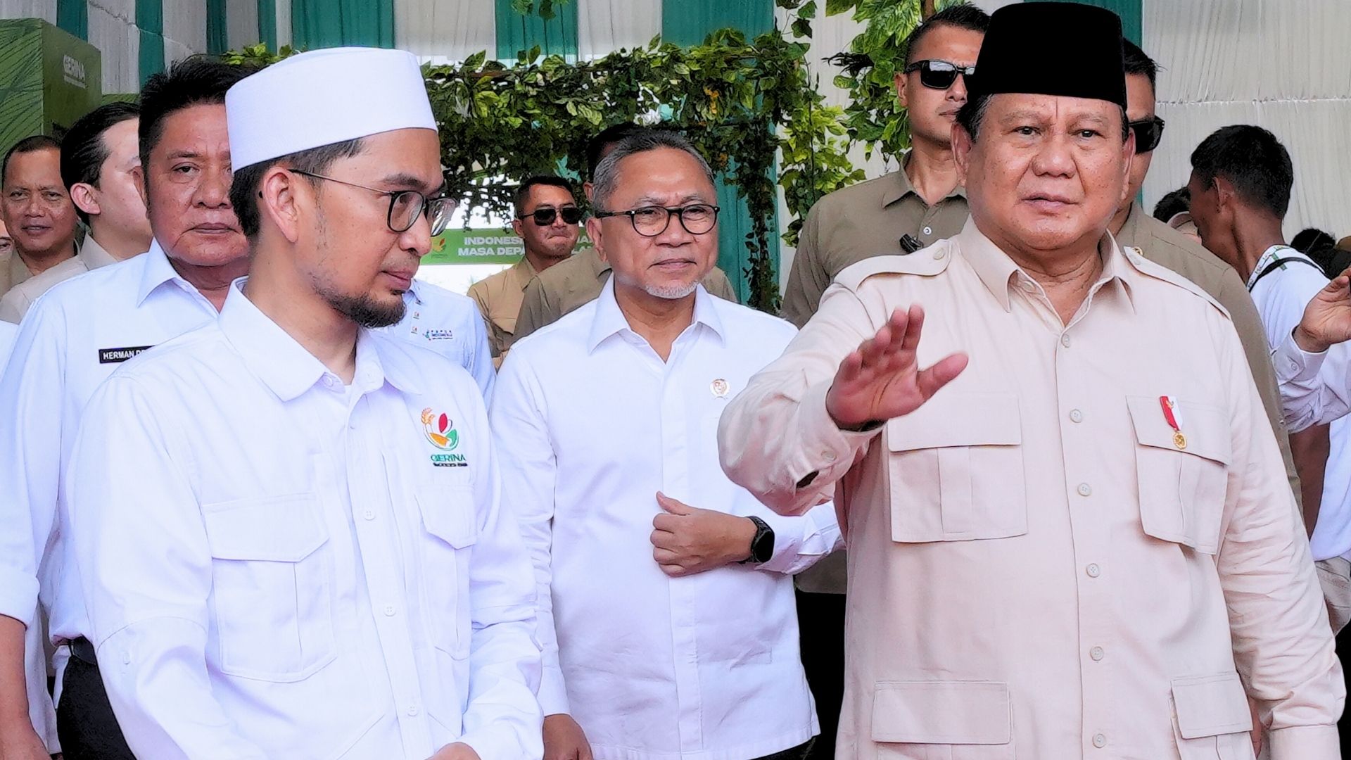 830521_presiden-prabowo-pimpin-ratas-percepatan-koperasi-merah-putih-untuk-perkuat-ekonomi-desa_20250516201649.jpg