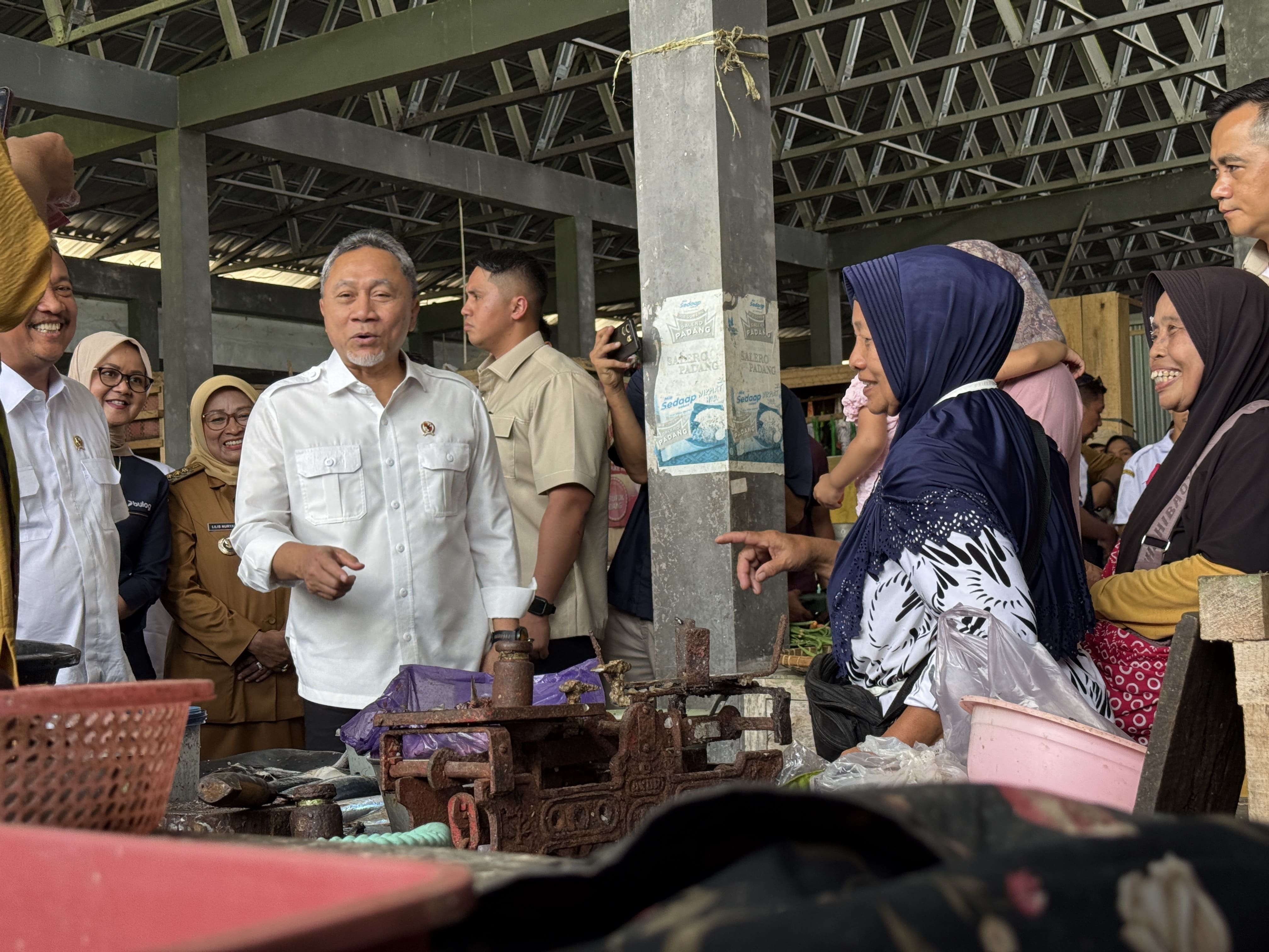 Kunjungi Pasar Indrakila Krakal,Zulkifli Hasan Stok Beras Melimpah, Harga Cabai Turun
