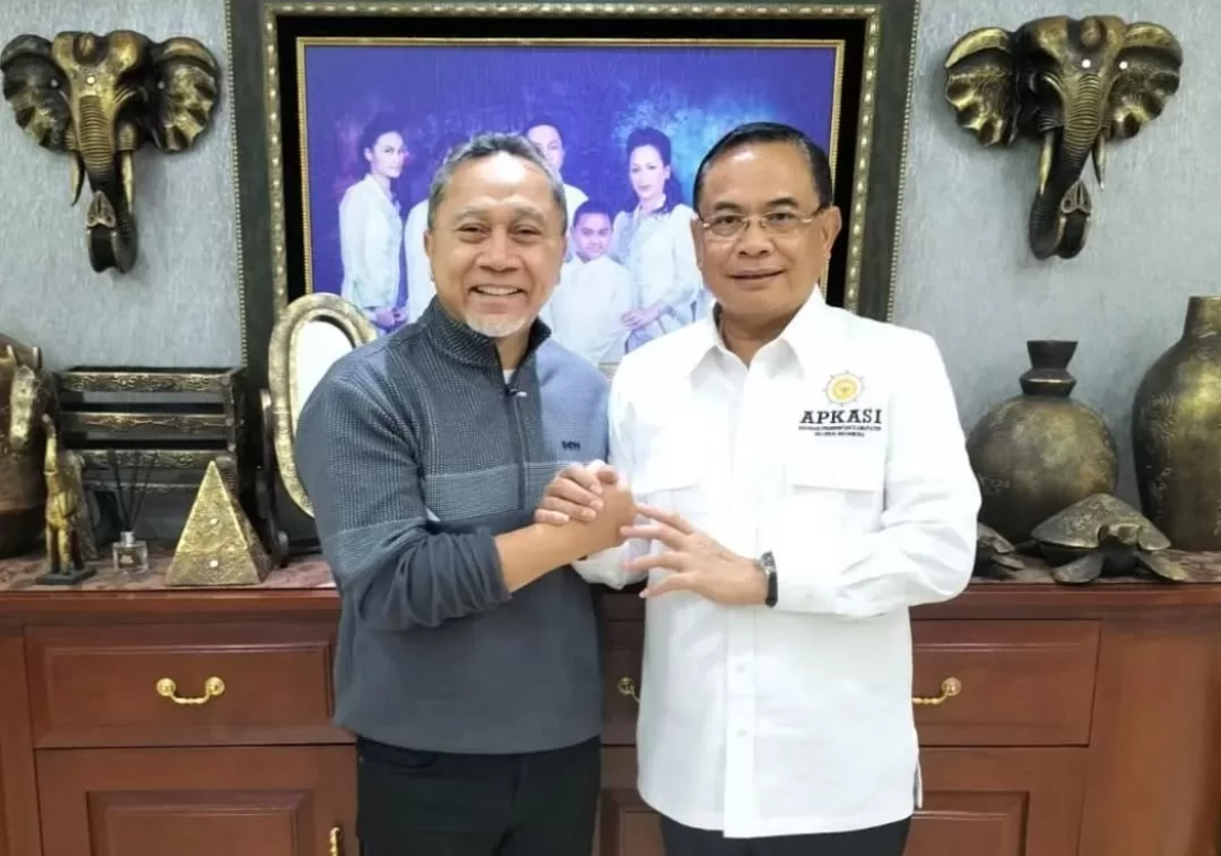 903058_menko-pangan-zulkifli-hasan-beri-arahan-bupati-sudewo-soal-koperasi-desa_20250706192414.png