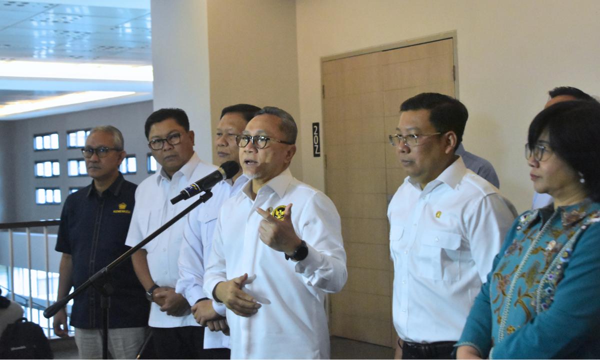 910148_menko-zulhas-sebut-mulai-1-juli-kopdes-bisa-ajukan-pinjaman-ke-himbara_20250626170330.jpeg