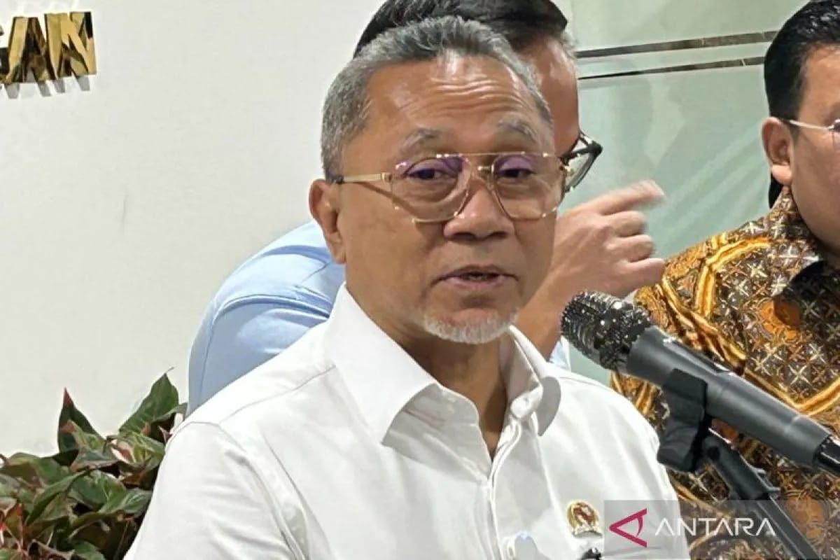919568_zulhas-usulkan-kebijakan-lartas-pangan-berada-di-kemenko-pangan_20250516204151.jpeg