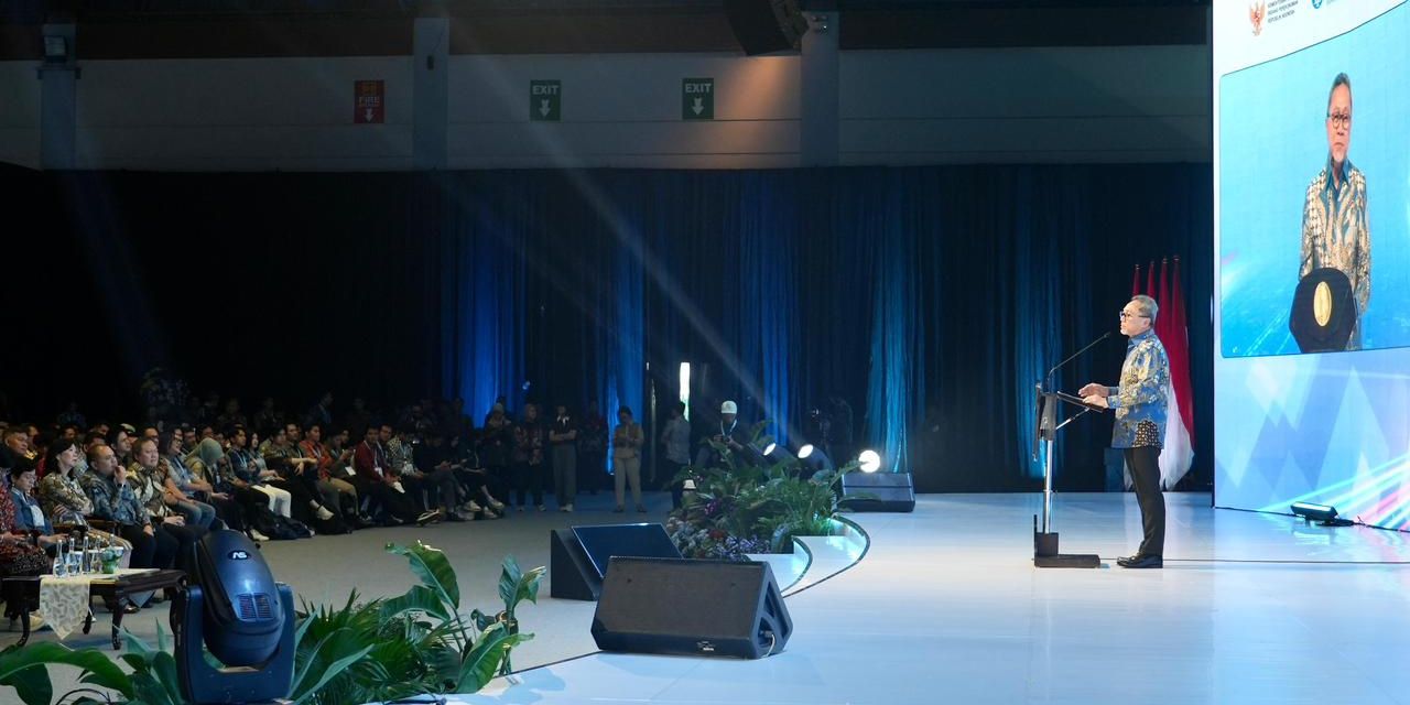 933377_menko-zulhas-di-fekdi-2025-digitalisasi-keuangan-kunci-kedaulatan-pangan-indonesia_20251103122631.jpeg