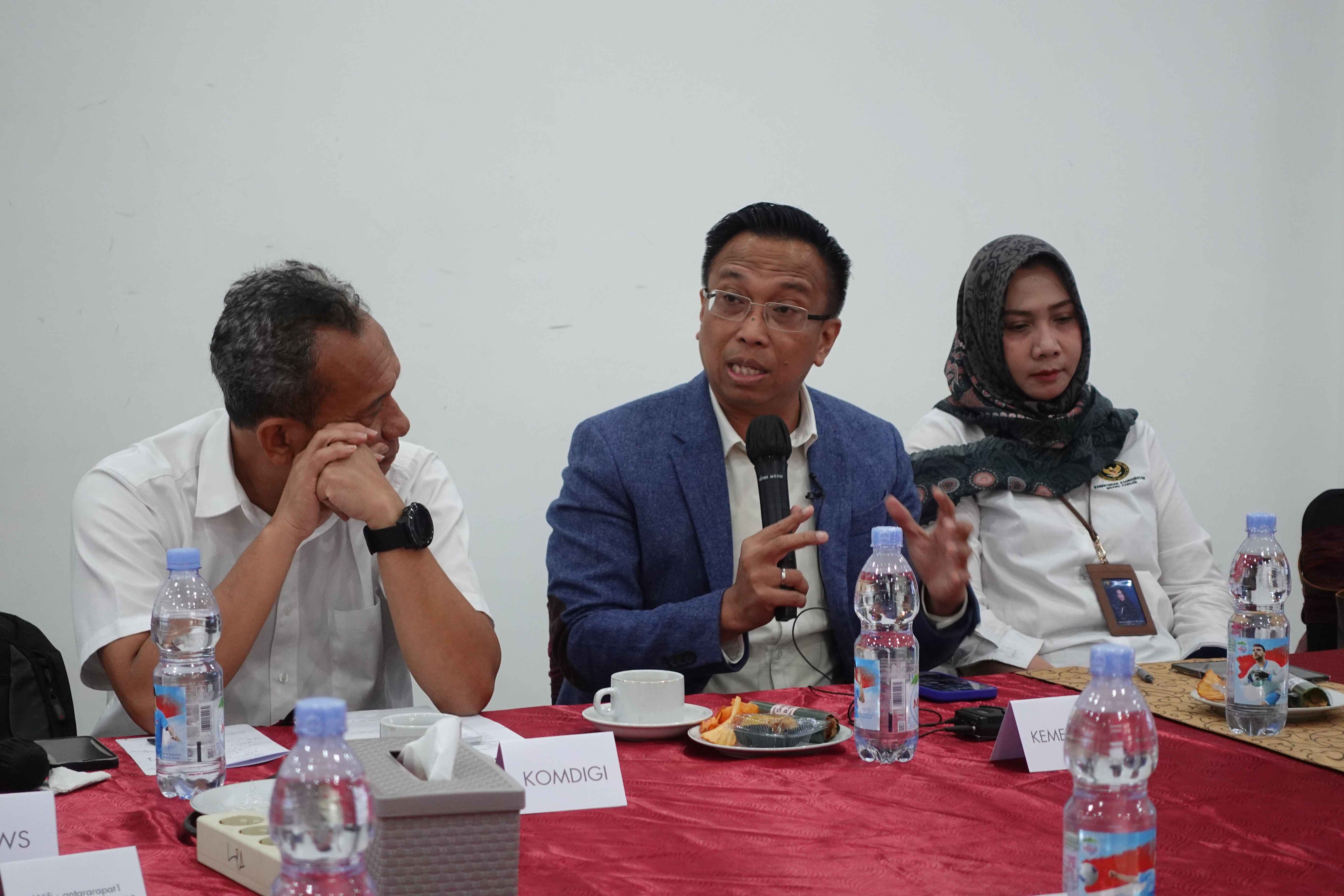 952116_kemenko-pangan-pastikan-kdmp-dan-bumdes-tidak-tumpang-tindih_20250729172122.jpg