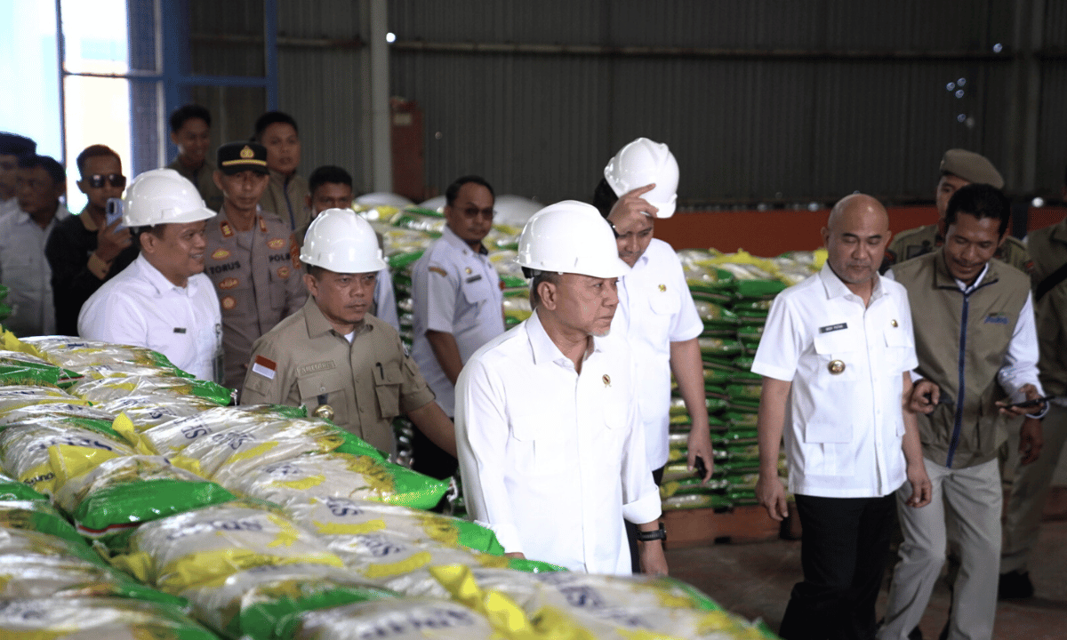 Menko Pangan meninjau Gudang BULOG Menjaga Stok, Menjamin Pangan