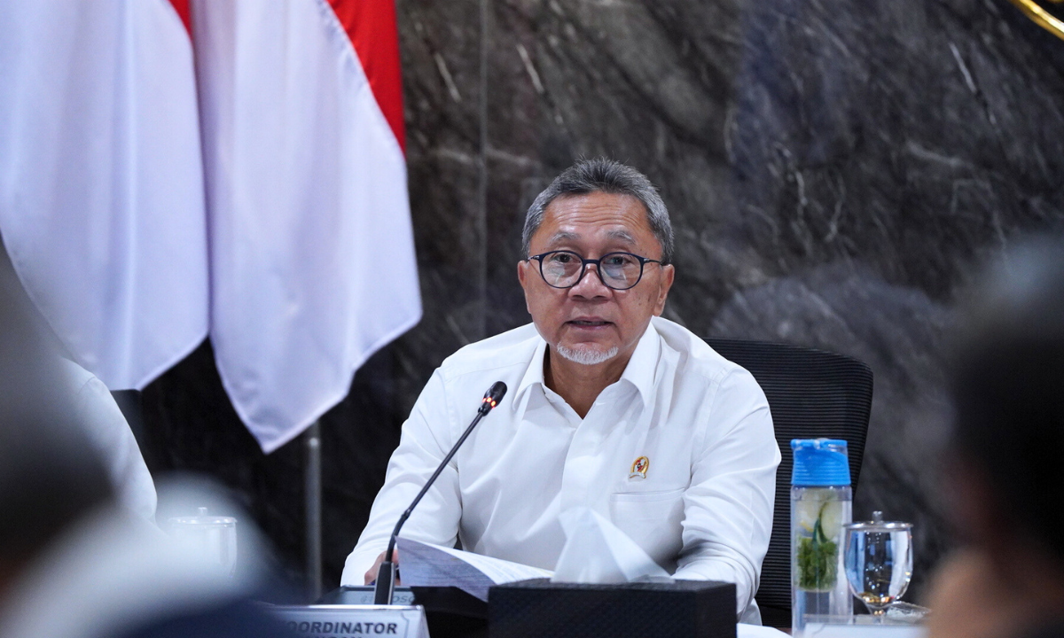199171_menko-pangan-zulkifli-hasan-memimpin-rakortas-kick-off-komite-pengarah-penyelenggaraan-instrumen-nilai-ekonomi-karbon-dan-pengendalian-emisi-gas-rumah-kaca_20251120120004.png
