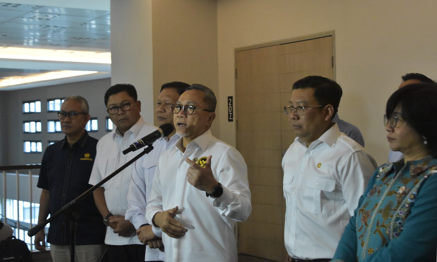 233838_membuka-bimtek-penguatan-kelembagaan-kdmp-kegiatan-kolaborasi-satgas-kopdes-dengan-bank-mandiri-_20250727174143.jpeg