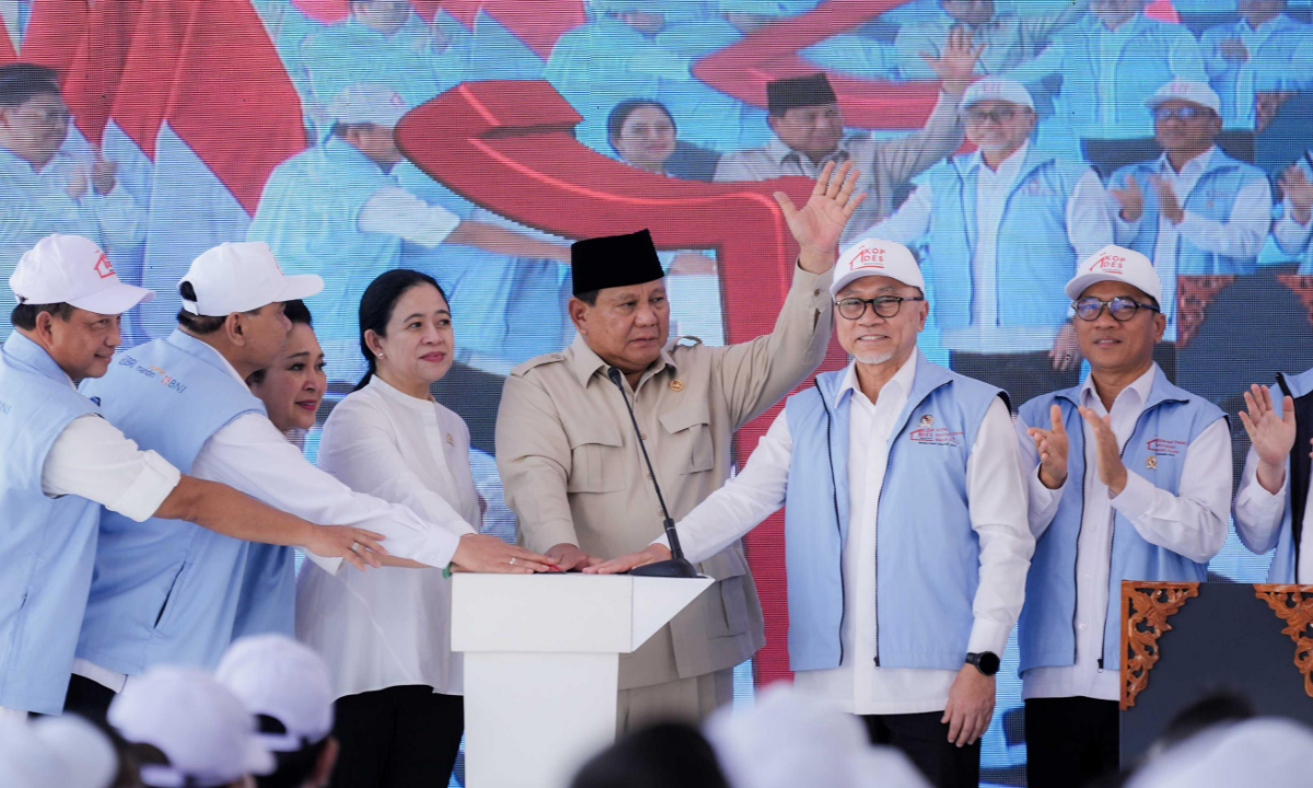 236190_peluncuran-kelembagaan-80-000-koperasi-desa-kelurahan-merah-putih_20250925120332.png
