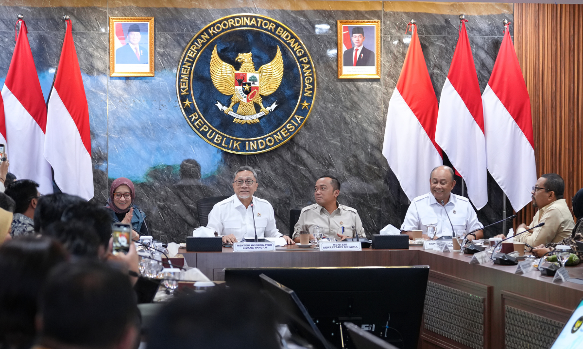 262343_rakor-mbg-pembahasan-finalisasi-regulasi-penyelenggaraan-program-mbg_20251120123250.png