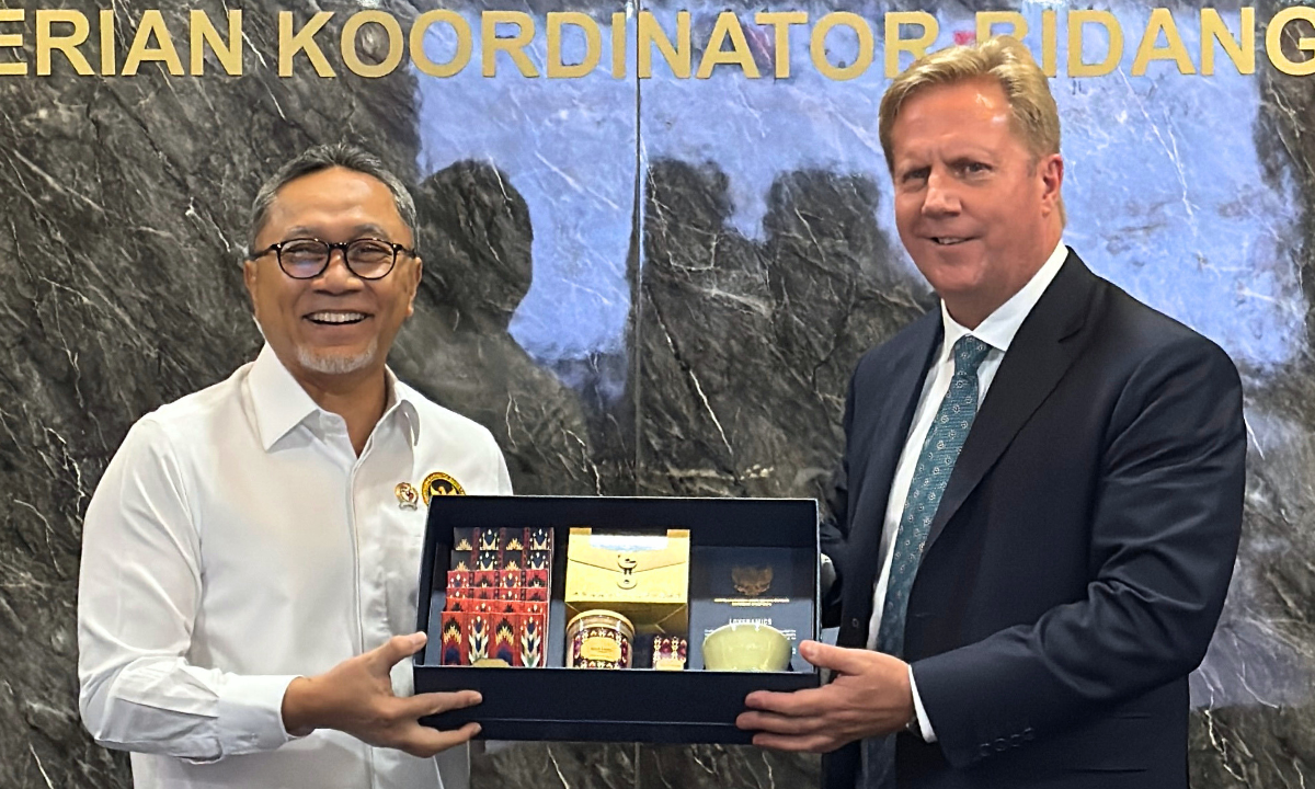 314210_menerima-menteri-pertanian-menteri-kehutanan-menteri-perdagangan-dan-investasi-selandia-baru-h-e-mr-todd-mcclay_20250925154252.png