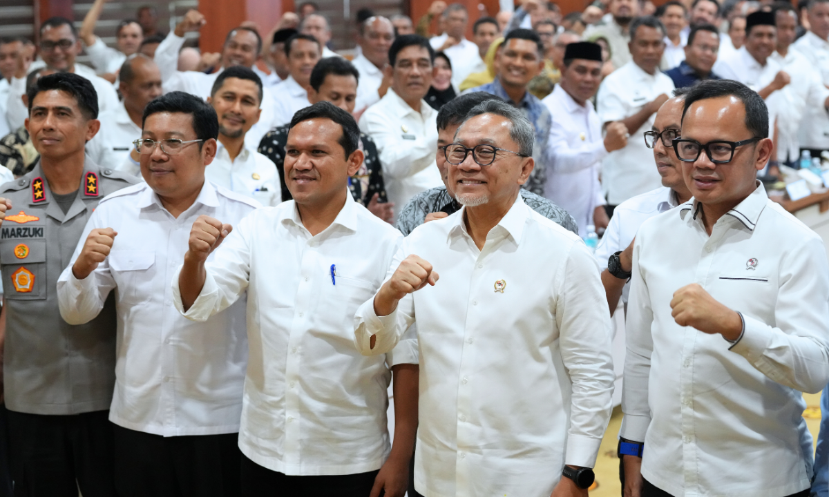 336517_rapat-konsolidasi-satgas-nasional-provinsi-dan-percepatan-operasionalisasi-koperasi-desa-kelurahan-merah-putih-di-provinsi-aceh_20251006174059.png