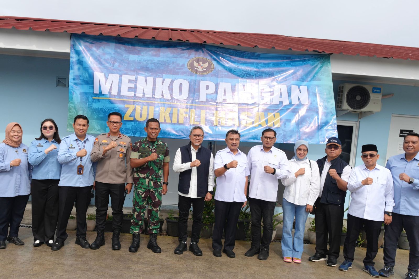 337087_menko-pangan-meninjau-sppg-durenjaya-4-bekasi_20260123085437.jpeg