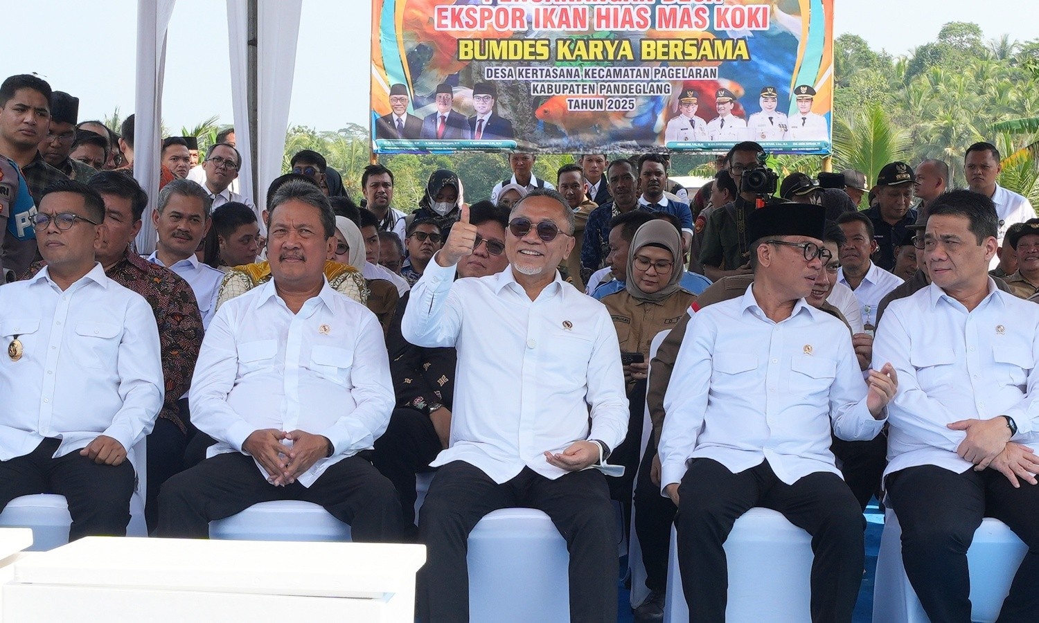 349783_menghadiri-pencanangan-desa-ekspor-ikan-mas-koki-binaan-bum-desa-karya-bersama_20250727130754.jpeg