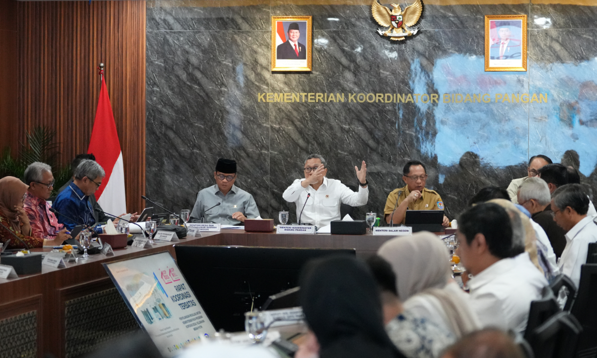 375993_memimpin-rakor-pembahasan-penyelerasan-regulasi-antar-kementerian-lembaga-terkait-operasionalisasi-dan-pengembangan-kdkmp_20250925153431.png