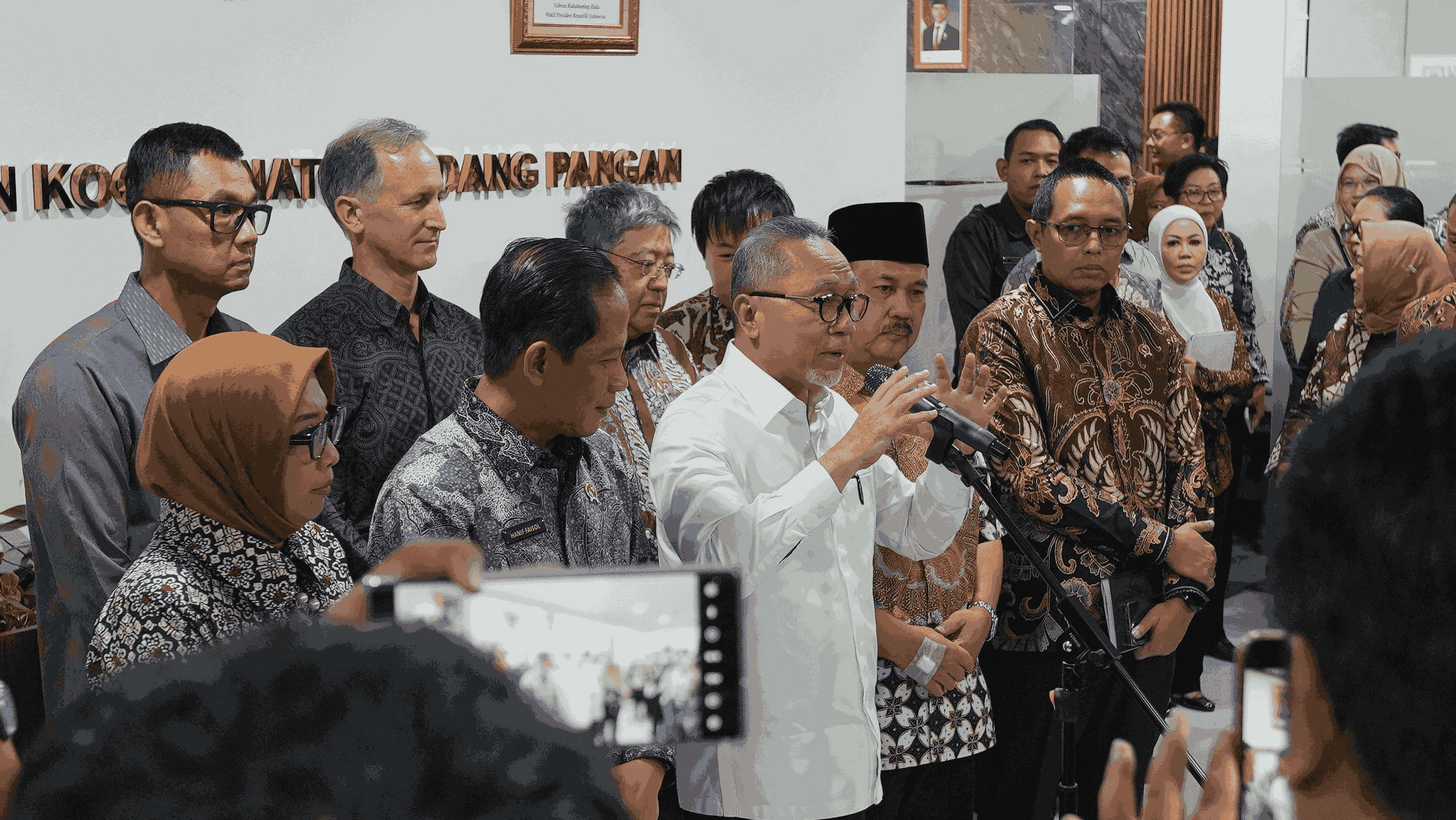 388950_rapat-koordinasi-terbatas-waste-to-energy-sampah-laut_20250316132001.png