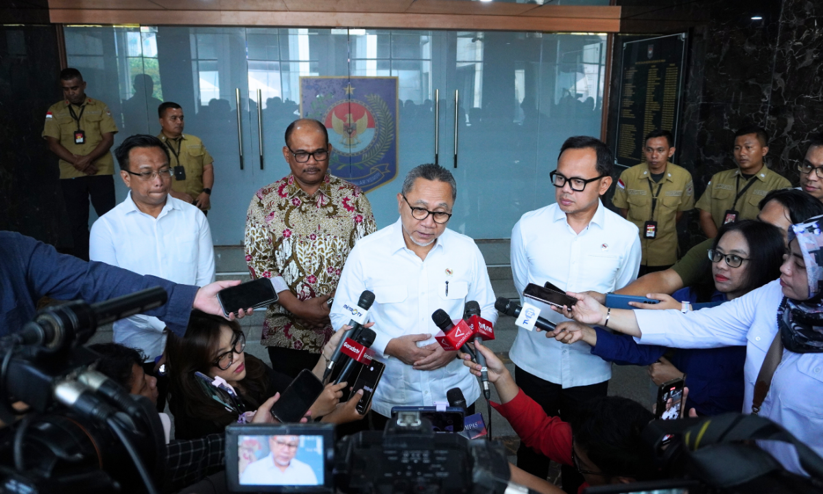 515488_rapat-pembahasan-tentang-perkembangan-situasi-terkini-di-rangkaian-dengan-rakor-pengendalian-inflasi-tahun-2025_20251006152315.png
