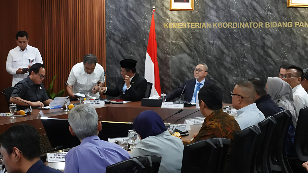554870_rapat-koordinasi-terbatas-kemenko-pangan-terkait-neraca-komoditas-gula-dan-daging-lembu_20250316111252.png