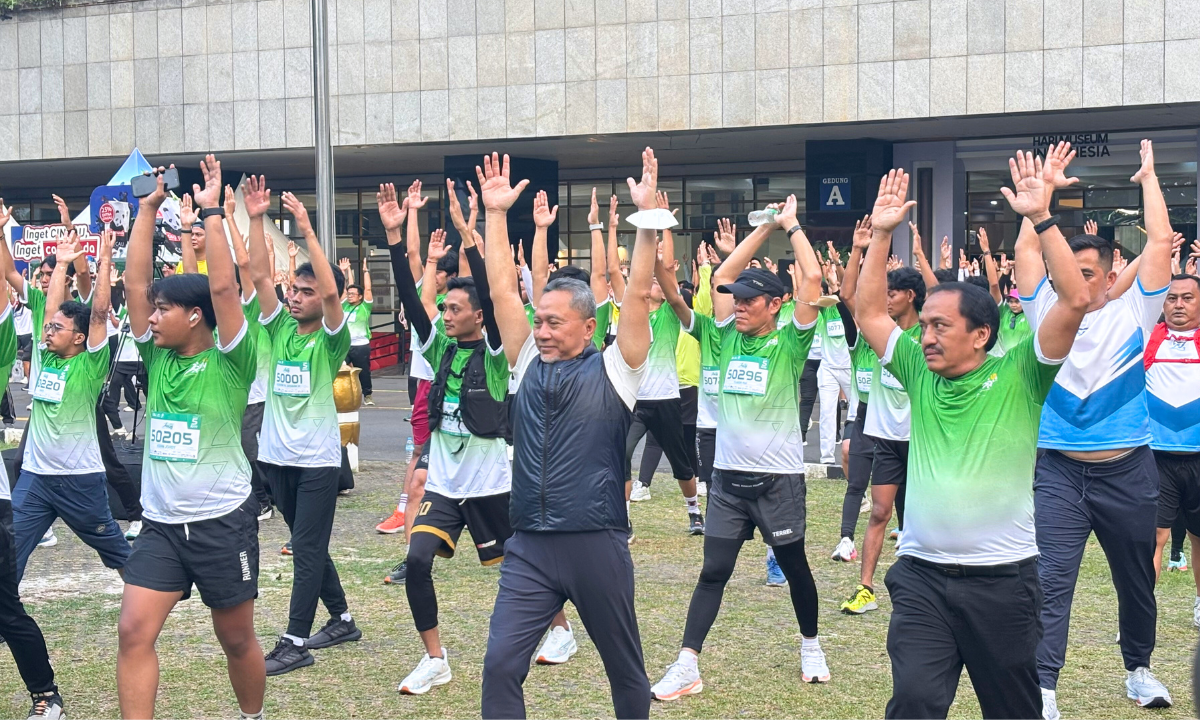 620720_menko-pangan-melepas-peserta-lari-umj-run-kategori-5-km-dan-10-km_20251120110349.png