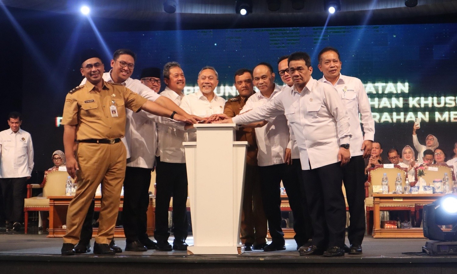 624337_peluncuran-percepatan-musyawarah-desa-khusus-pembentukan-koperasi-desa-merah-putih-bersama-kepala-desa_20250727130702.jpeg