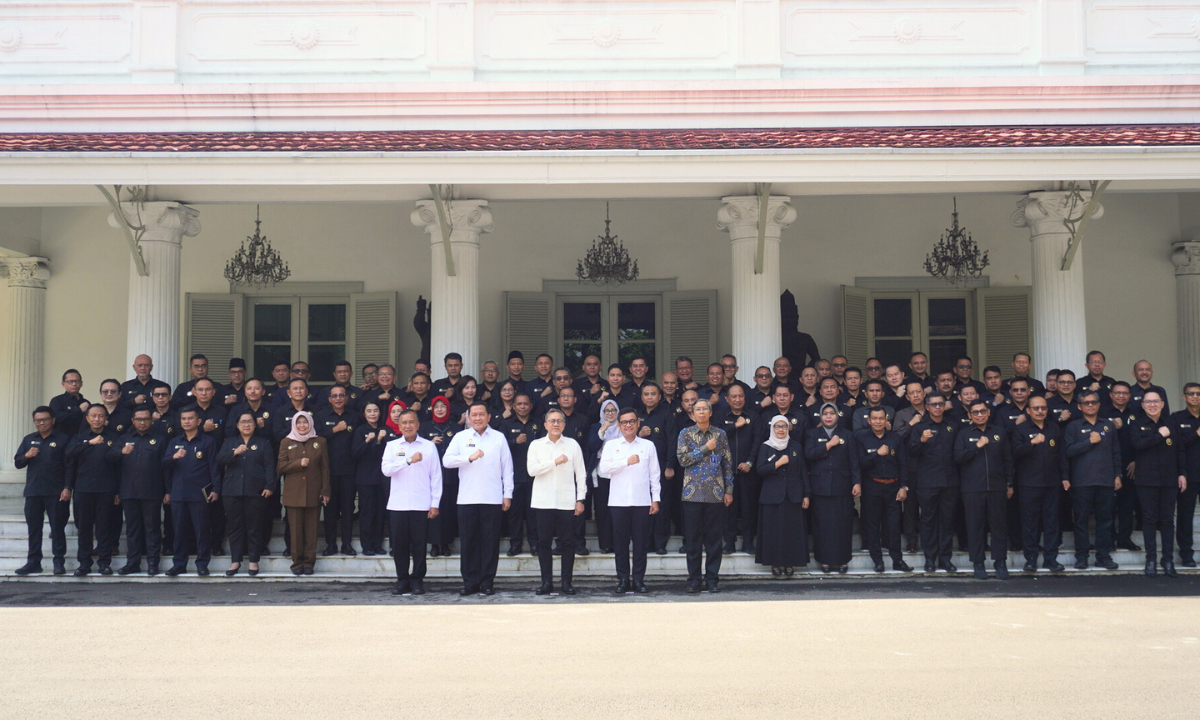 747165_menko-pangan-zulkifli-hasan-menjadi-pembicara-pada-kegiatan-pendidikan-pemantapan-pimpinan-nasional-p3n-angkatan-xxvi-tahun-anggaran-2025-lemhanas-ri-_20251120152801.png