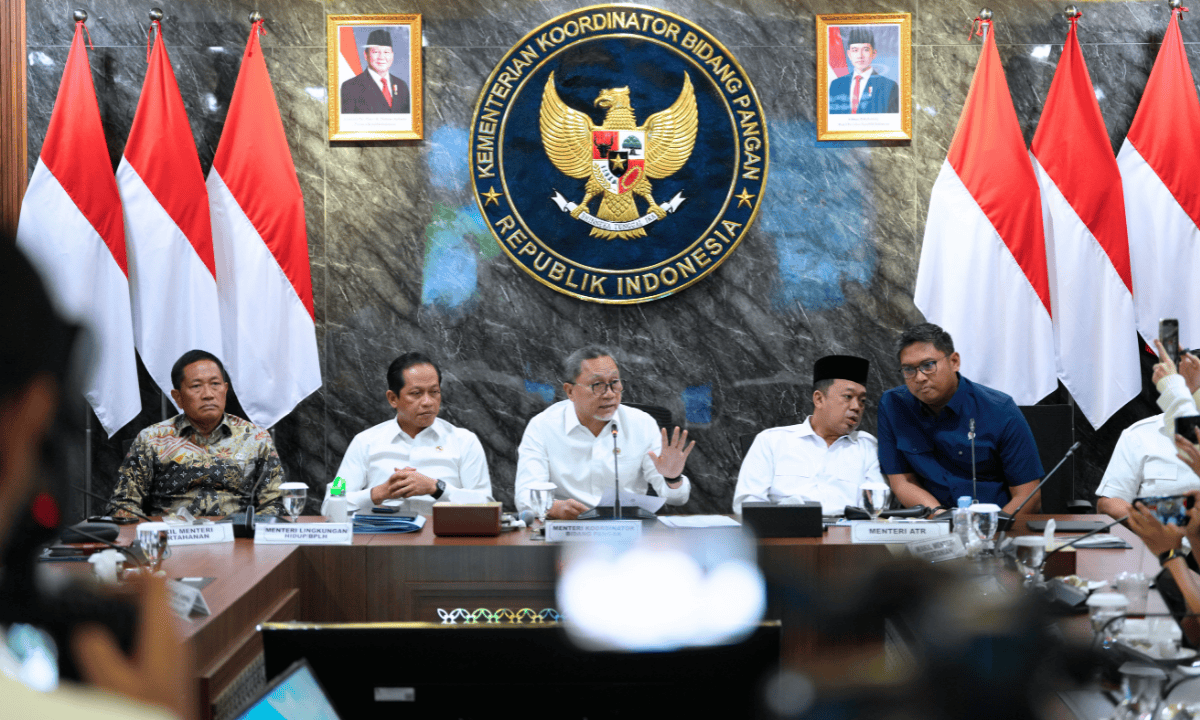 789928_rakortas-percepatan-pembangunan-kawasan-swasembada-pangan-energi-dan-air-nasional-wilayah-wanam-papua-selatan-_20251006181606.png