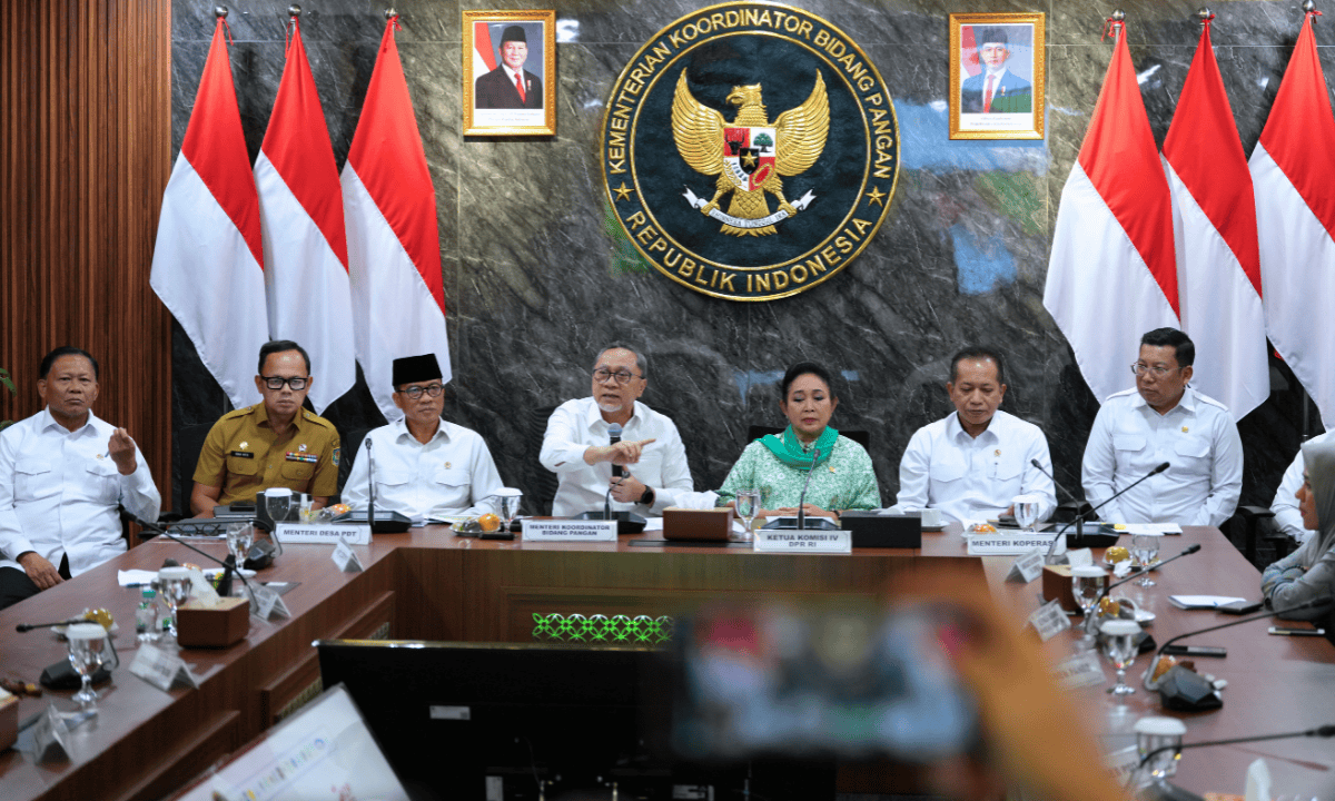 814750_menindaklanjuti-rapat-koordinasi-satuan-tugas-nasional-percepatan-pembentukan-koperasi-desa-kelurahan-merah-putih_20251006182021.png