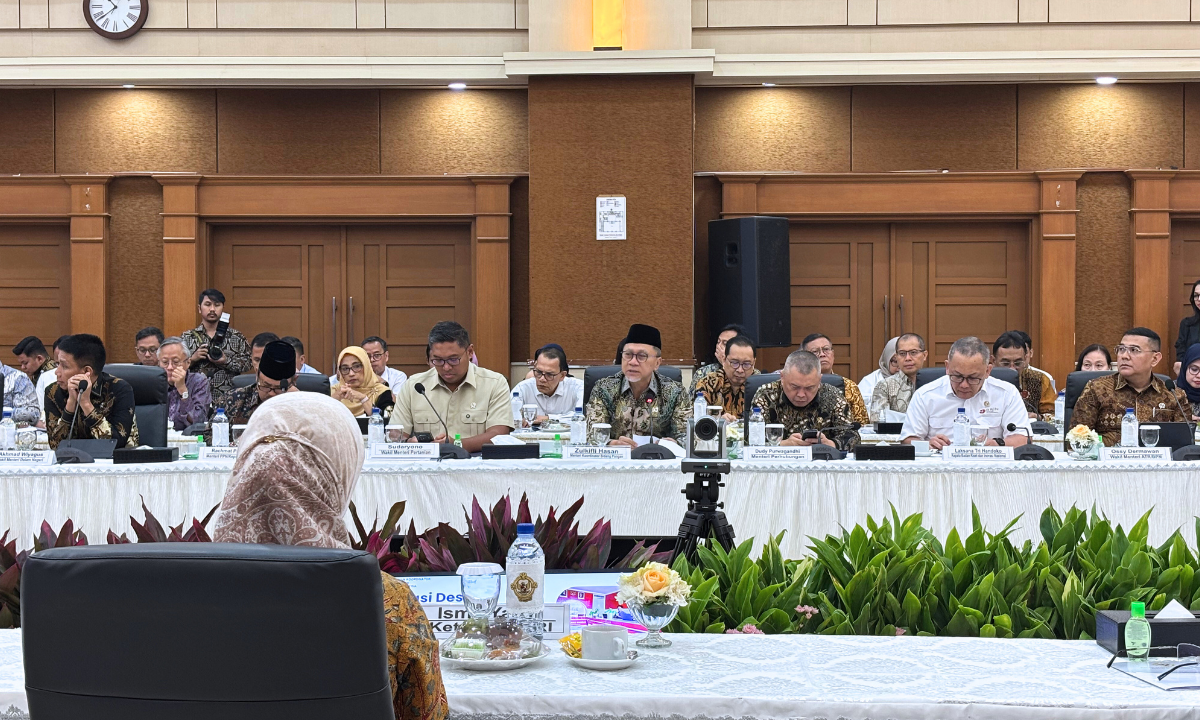 835120_menko-pangan-menghadiri-dan-menyampaikan-sambutan-pada-kegiatan-entry-meeting-gabungan-pemeriksaan-tematik-ketahanan-pangan-nasional_20251120121101.png